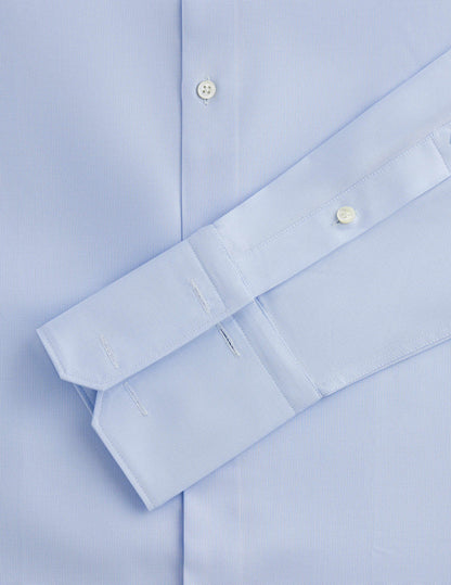 Fitted blue shirt