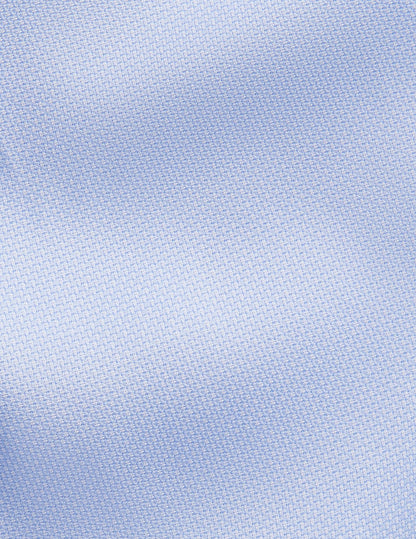Semi-fitted blue shirt