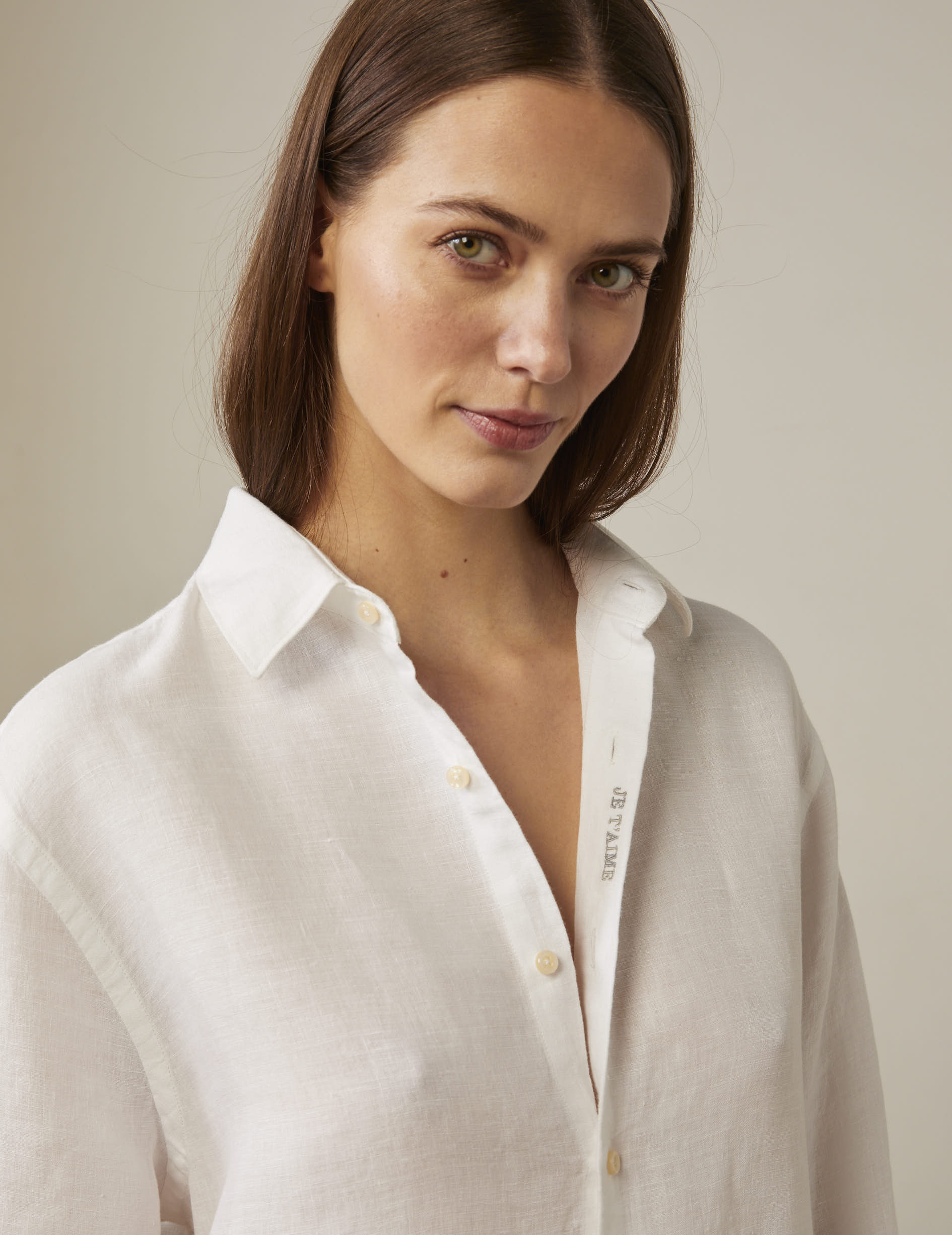 Unisex White linen "Je t'aime" shirt - Linen - Figaret Collar