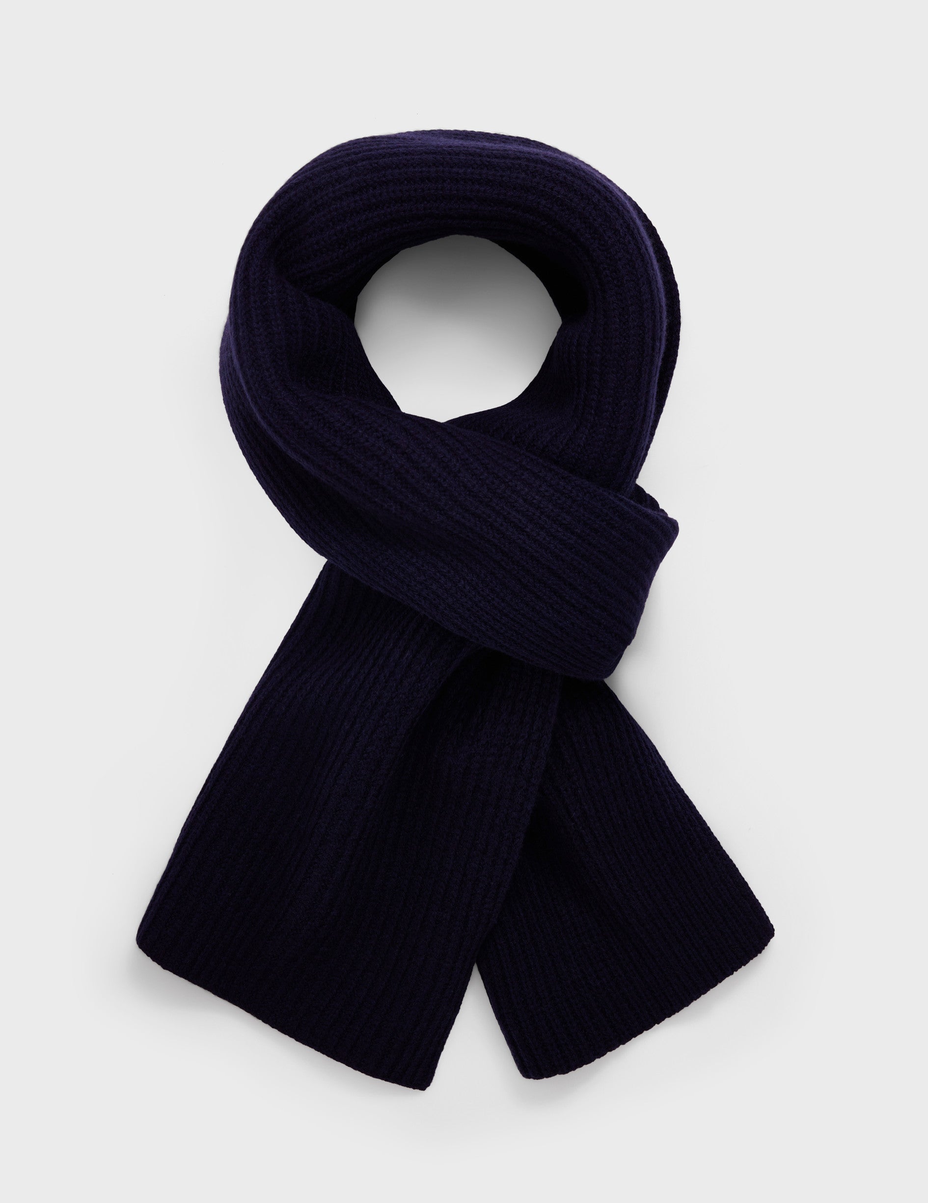 Navy blue cashmere and knit scarf