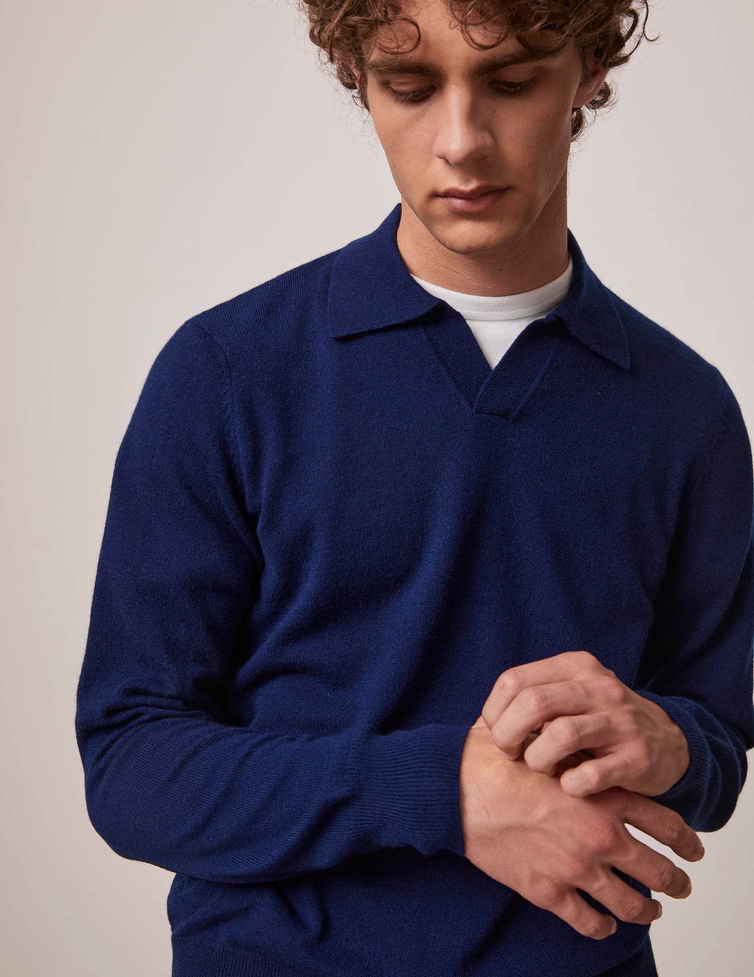 Ilian cashmere and wool sweater in navy blue