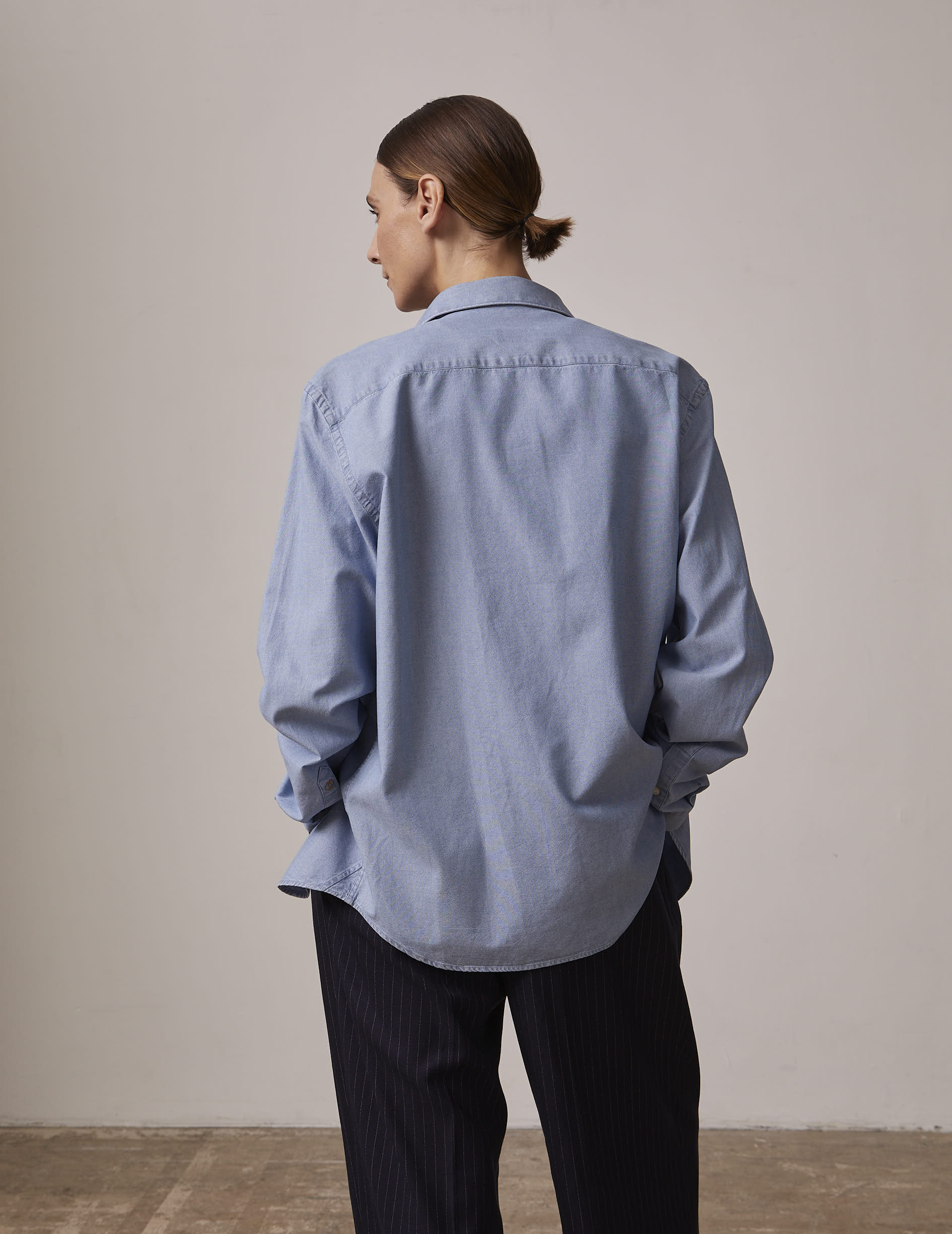 blue "Je t'aime” unisex shirt with camel embroidery - Chambray - Figaret Collar