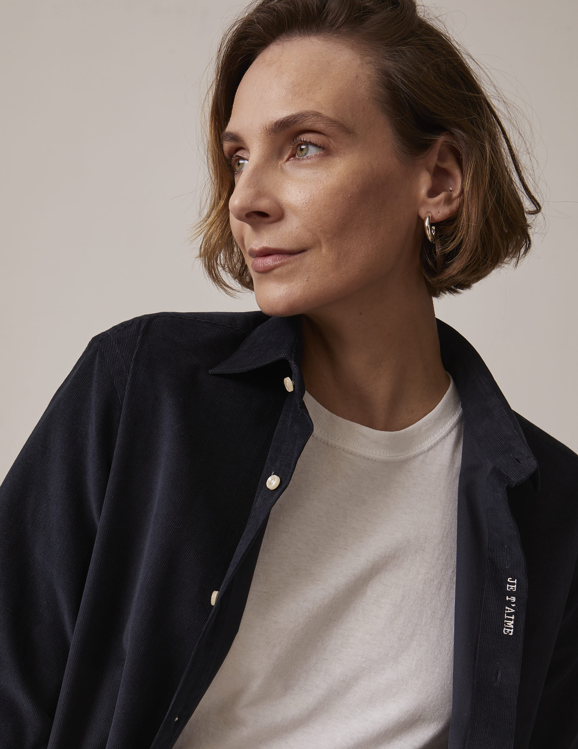 navy blue “Je t'aime” Unisex shirt with white embroidery - Velvet - Figaret Collar