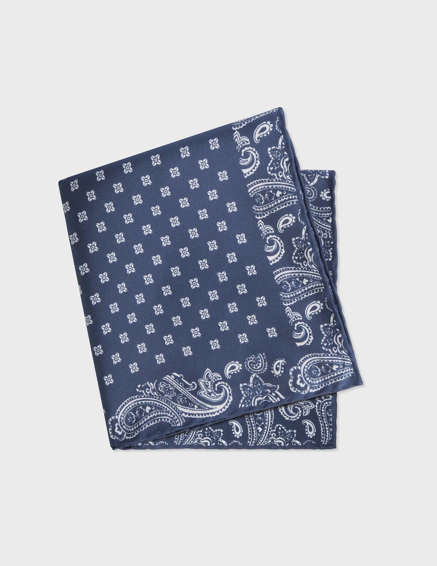 Pocket square in silk twill with navy blue floral motifs