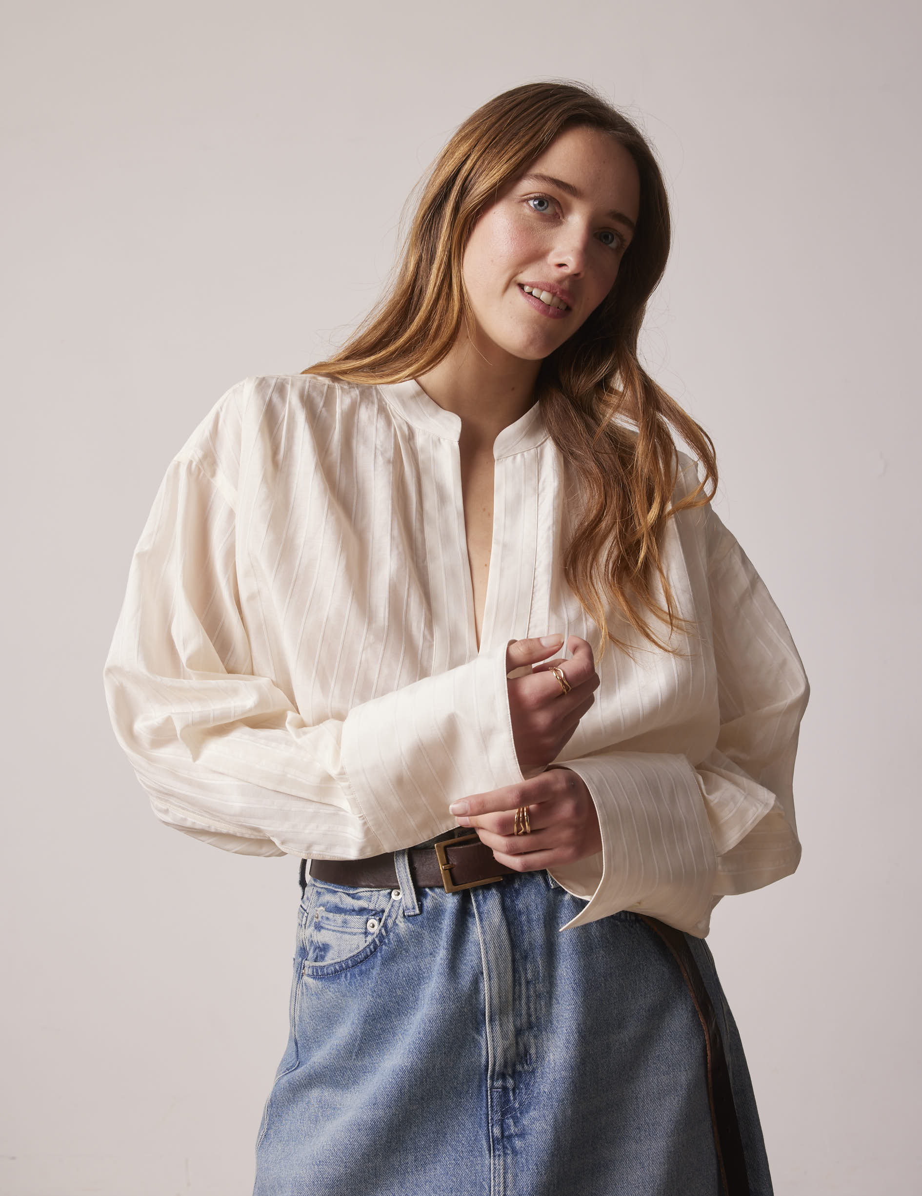 Oversized ecru striped Agnès blouse - Canvas - Open right Collar