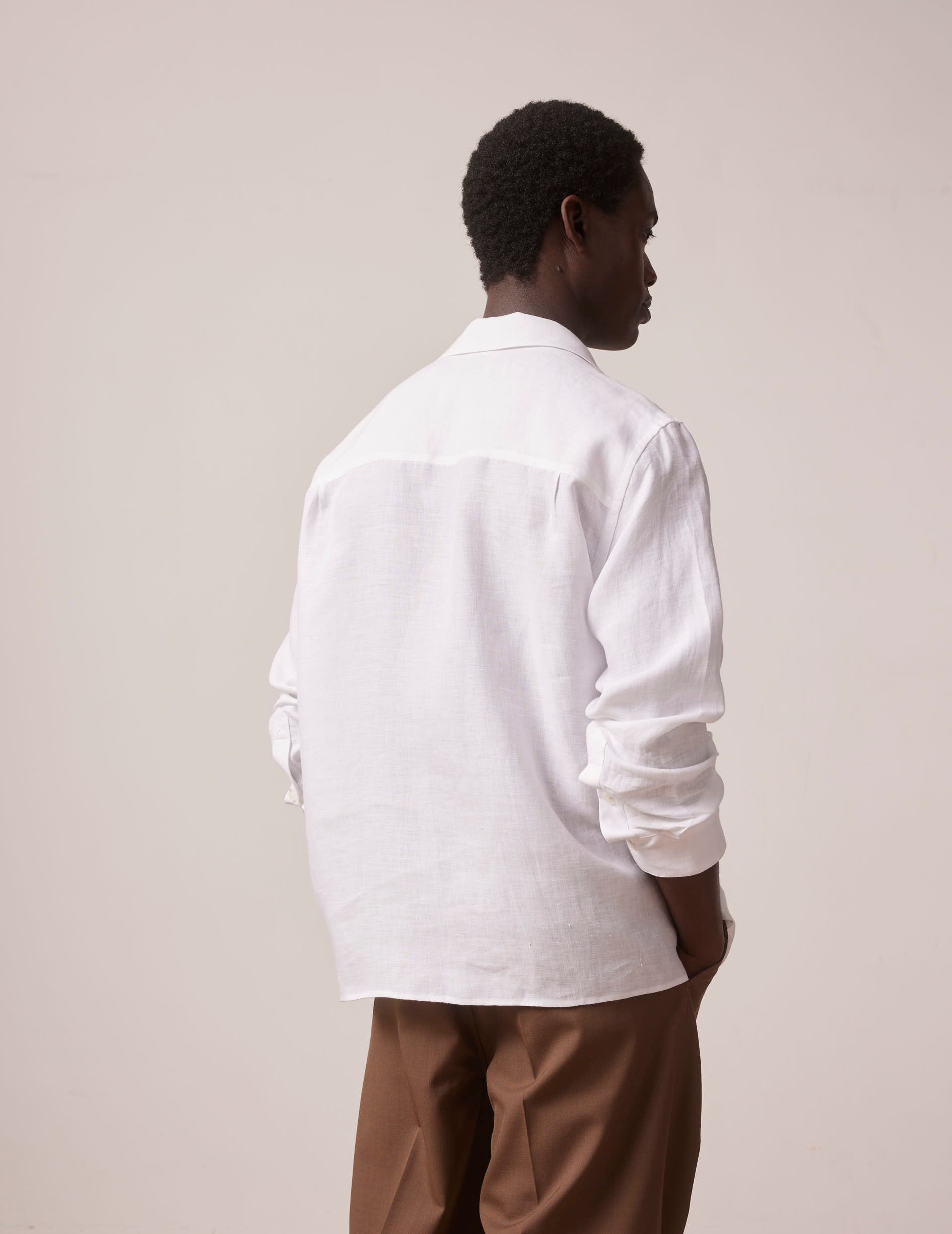 White linen Livio shirt
- Linen - Pyjamas Collar