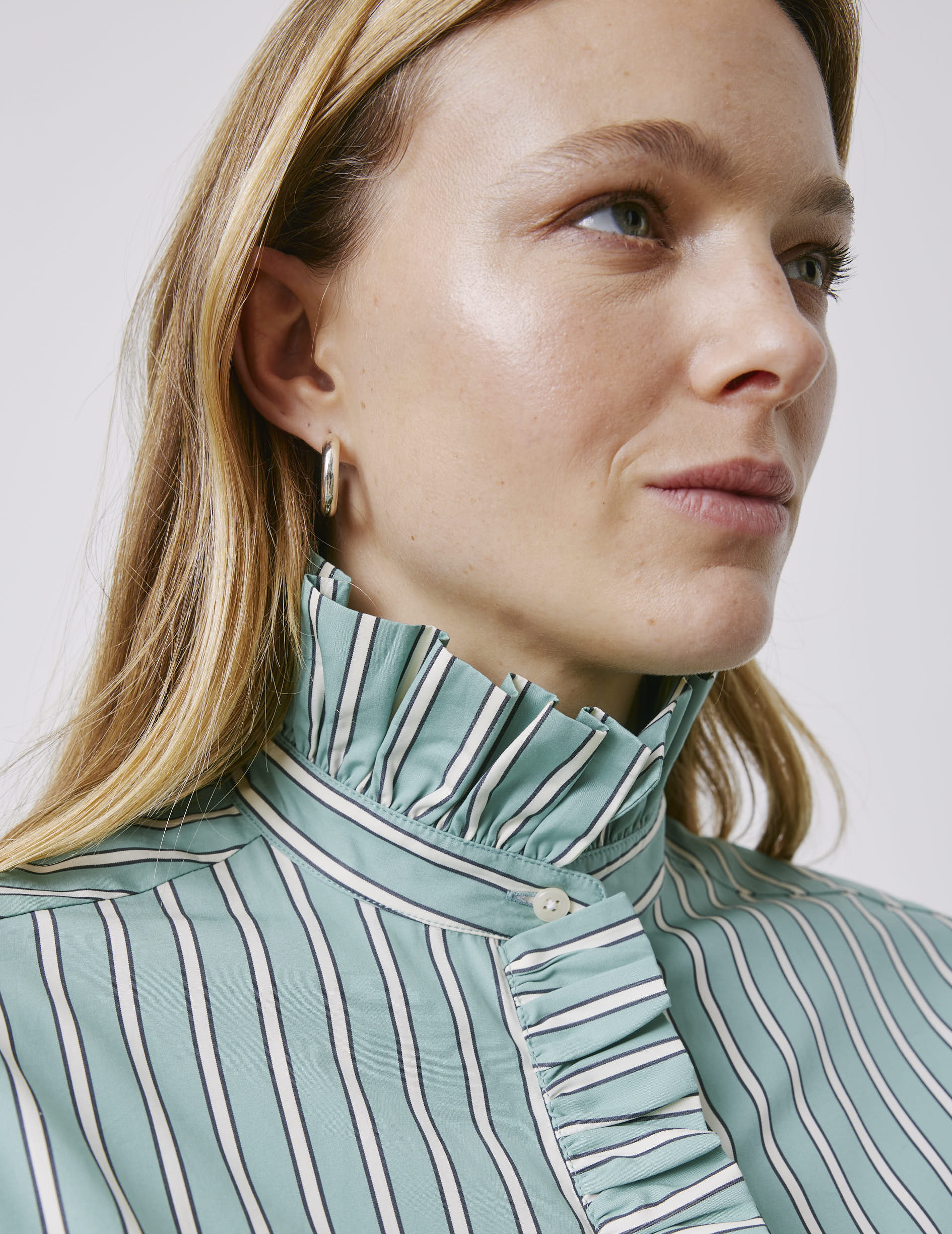Greta sage-green striped shirt - Poplin - Victorian Collar