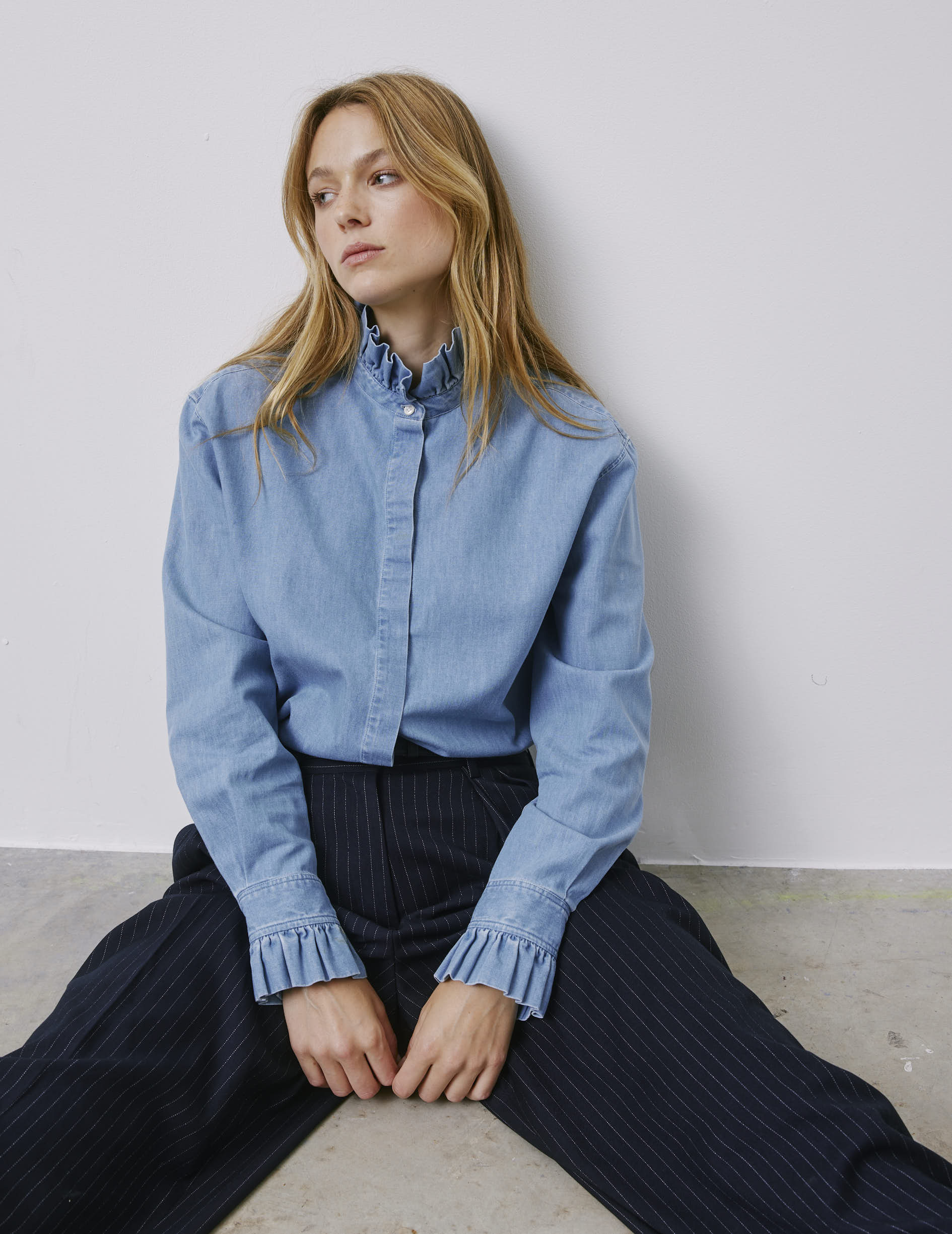 Laurine shirt with hidden buttons placket in light denim - Denim - Victorian Collar