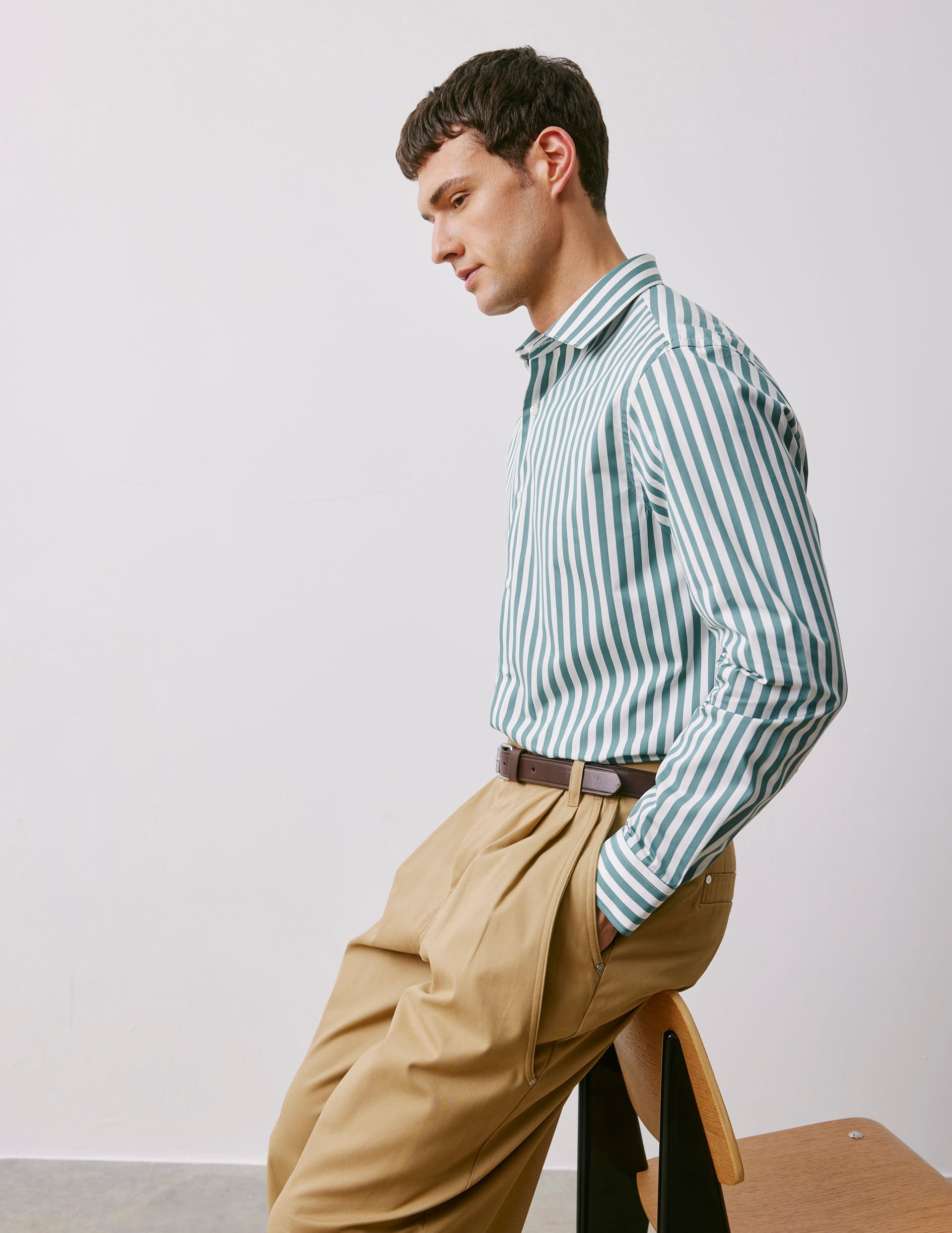 Semi-fitted sage green striped shirt - Poplin - Figaret Collar