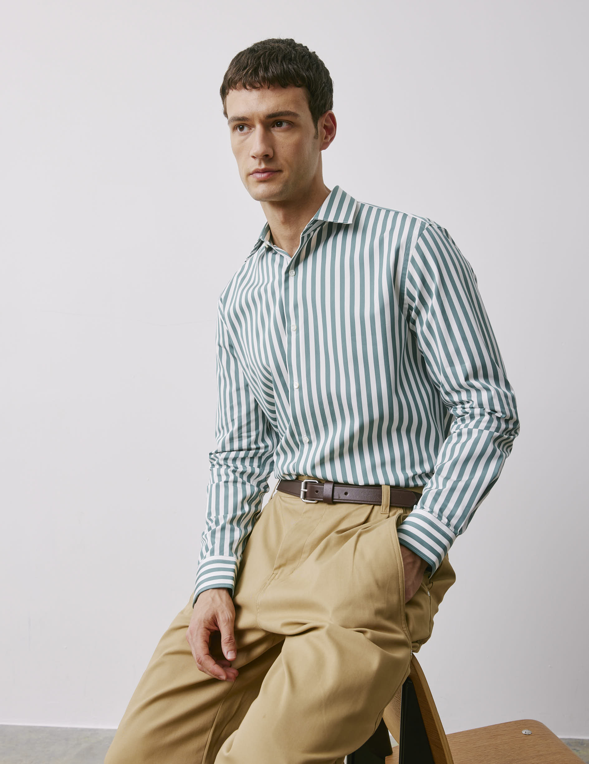 Semi-fitted sage green striped shirt - Poplin - Figaret Collar