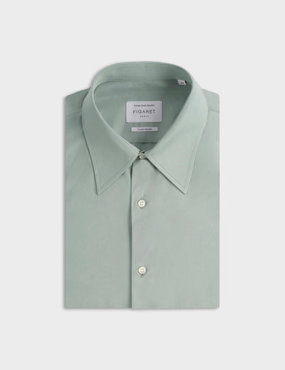 Semi-fitted green shirt