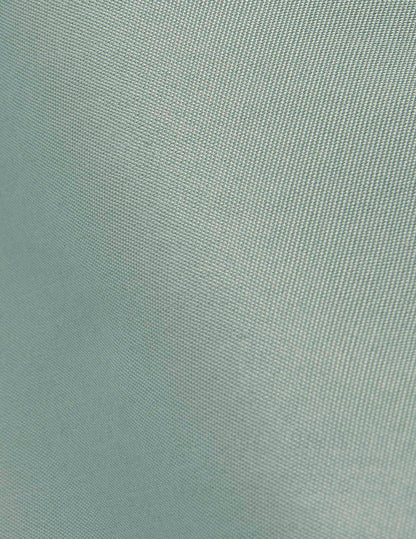 Semi-fitted green shirt