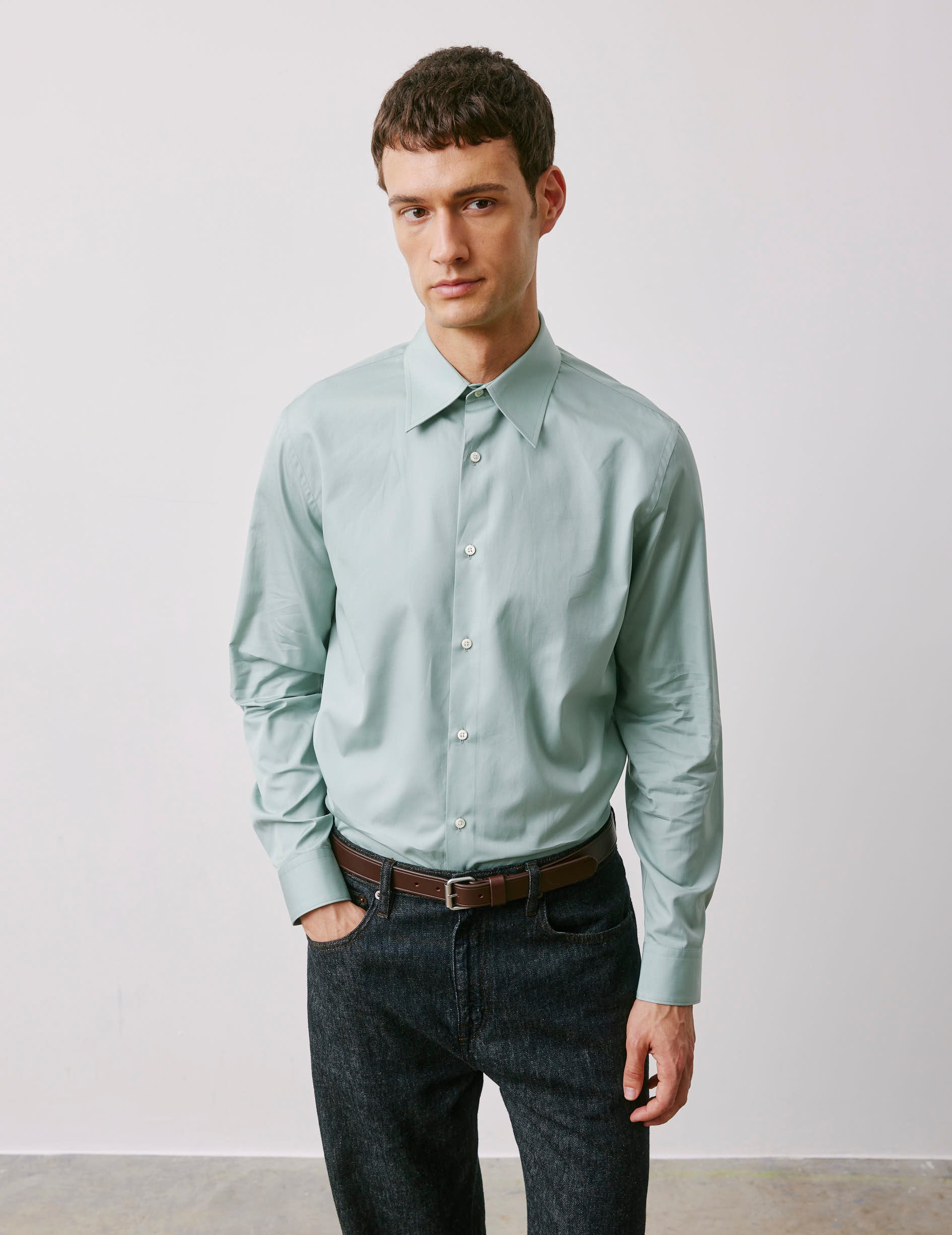 Semi-fitted green shirt - Poplin - Majestic Collar