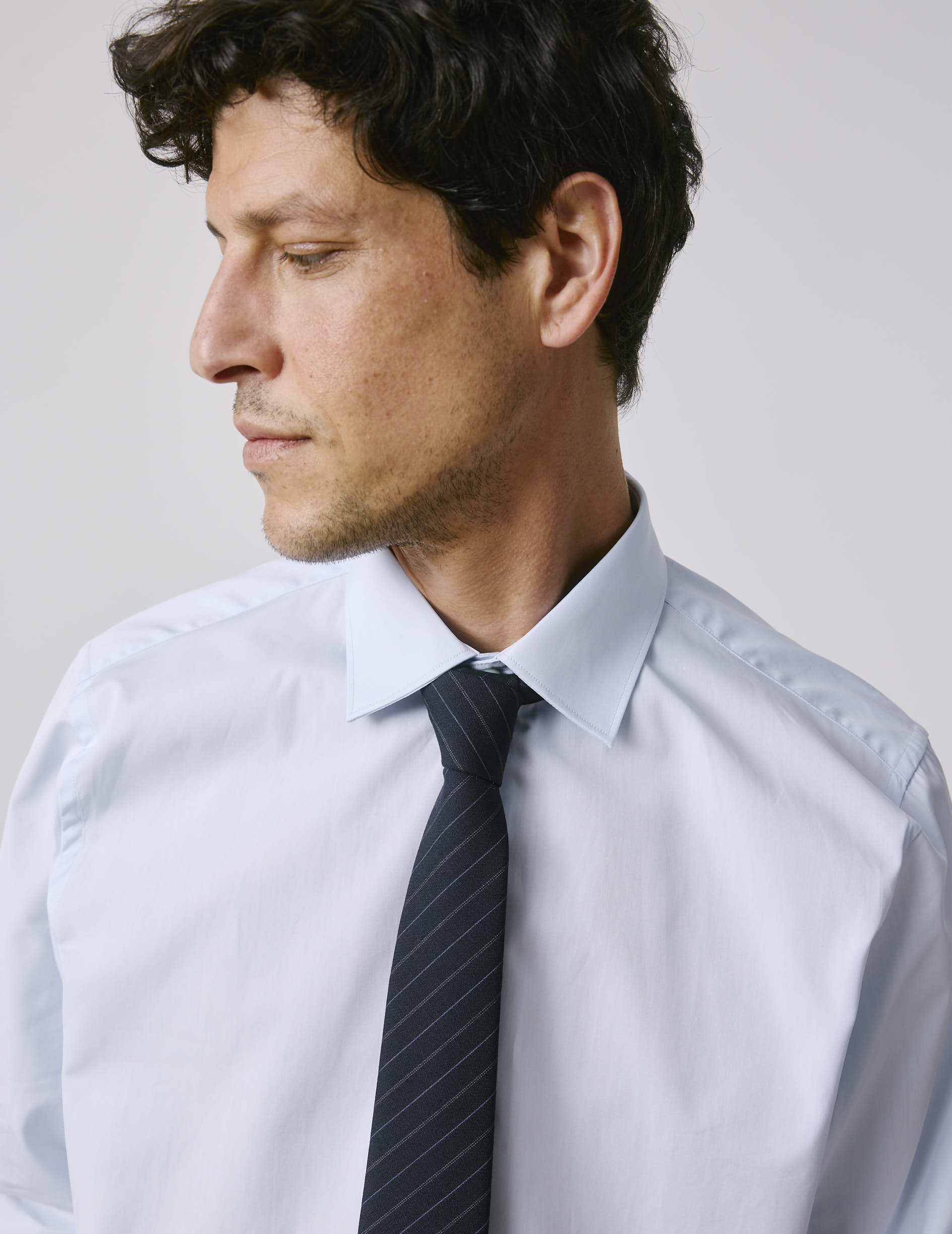 Navy virgin wool tie