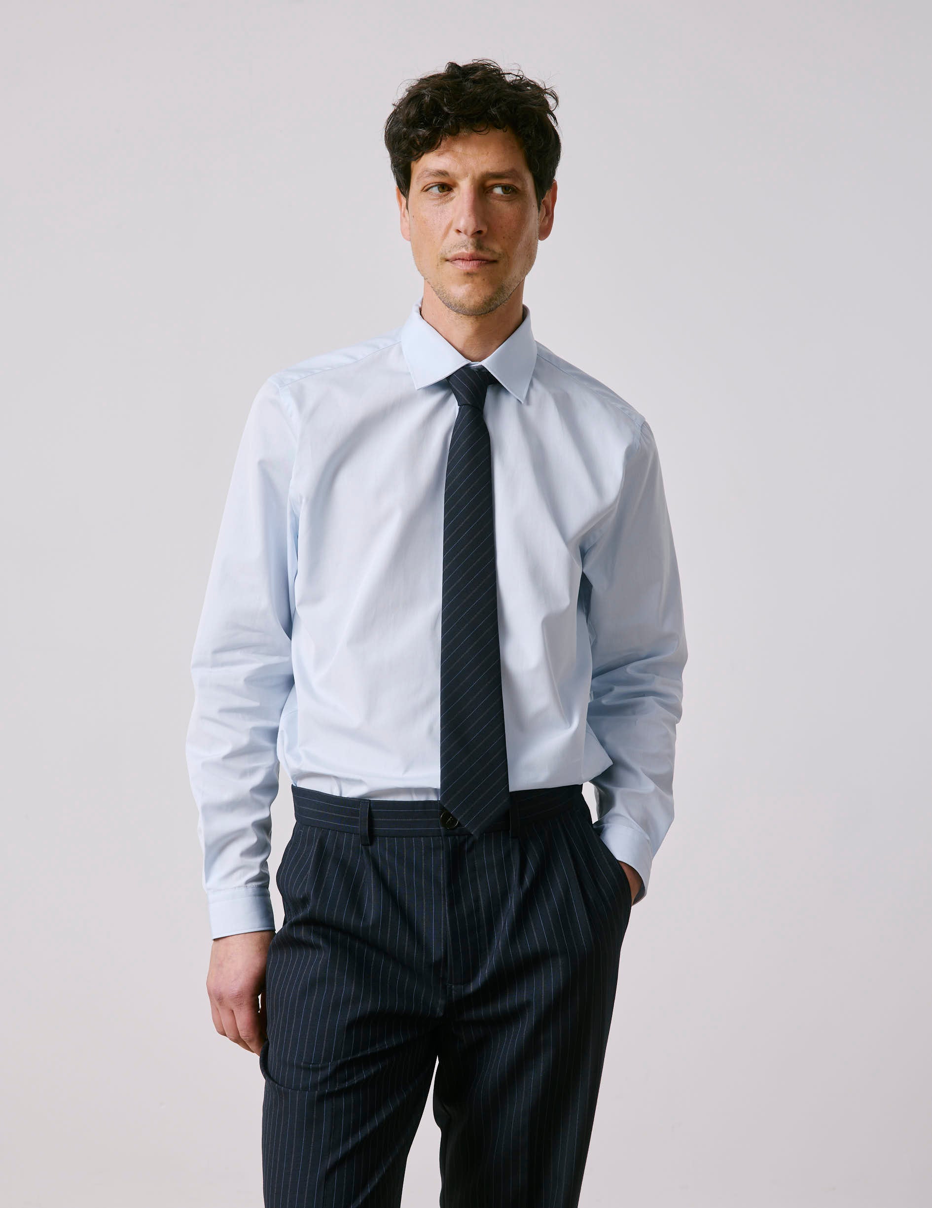 Navy virgin wool tie