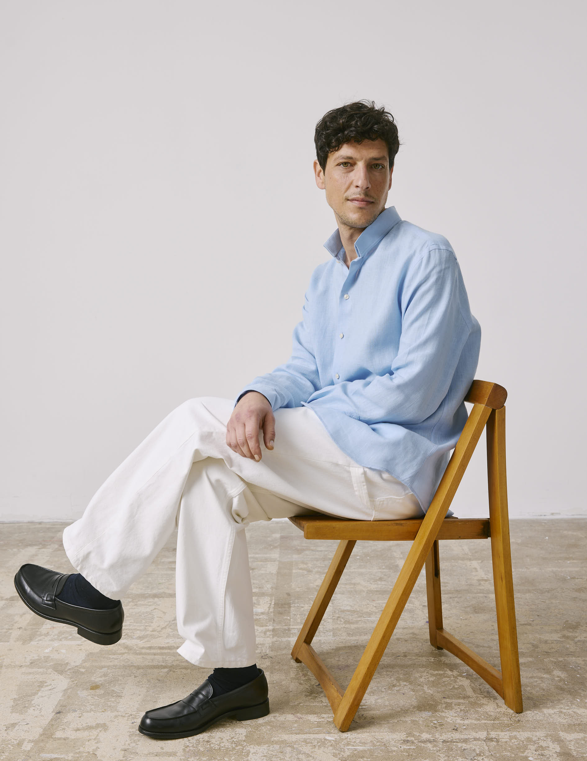 reverse collar dress shirt Light blue linen semi-fitted shirt