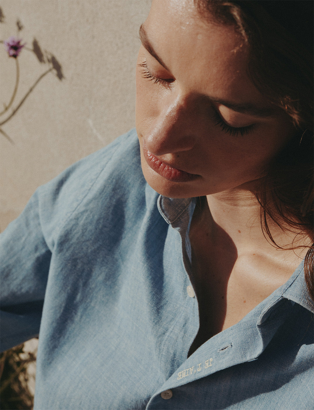 Unisex blue “Je t’aime” shirt - Chambray - Figaret Collar