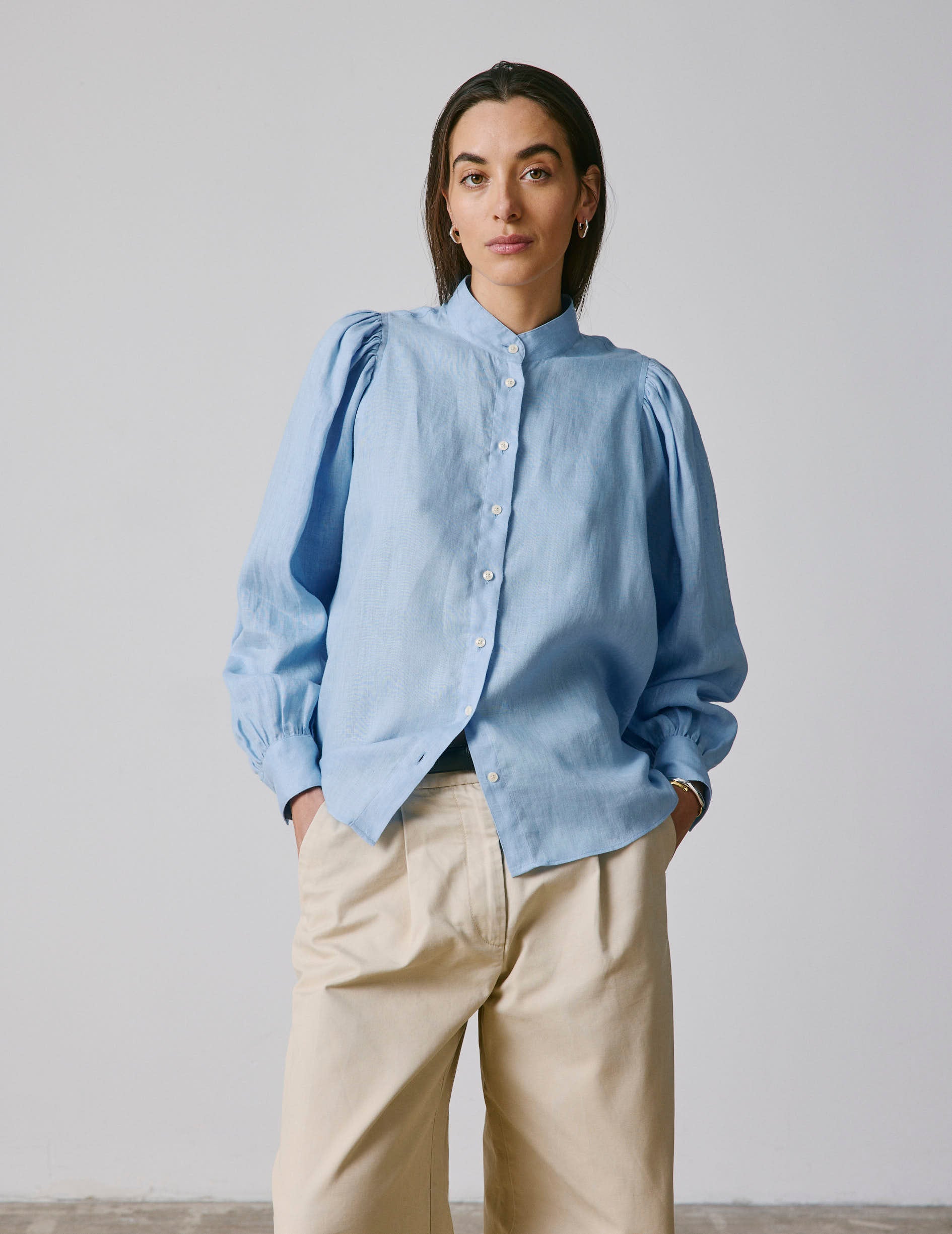 Lanaée shirt in light blue linen - Linen - Officer Collar
