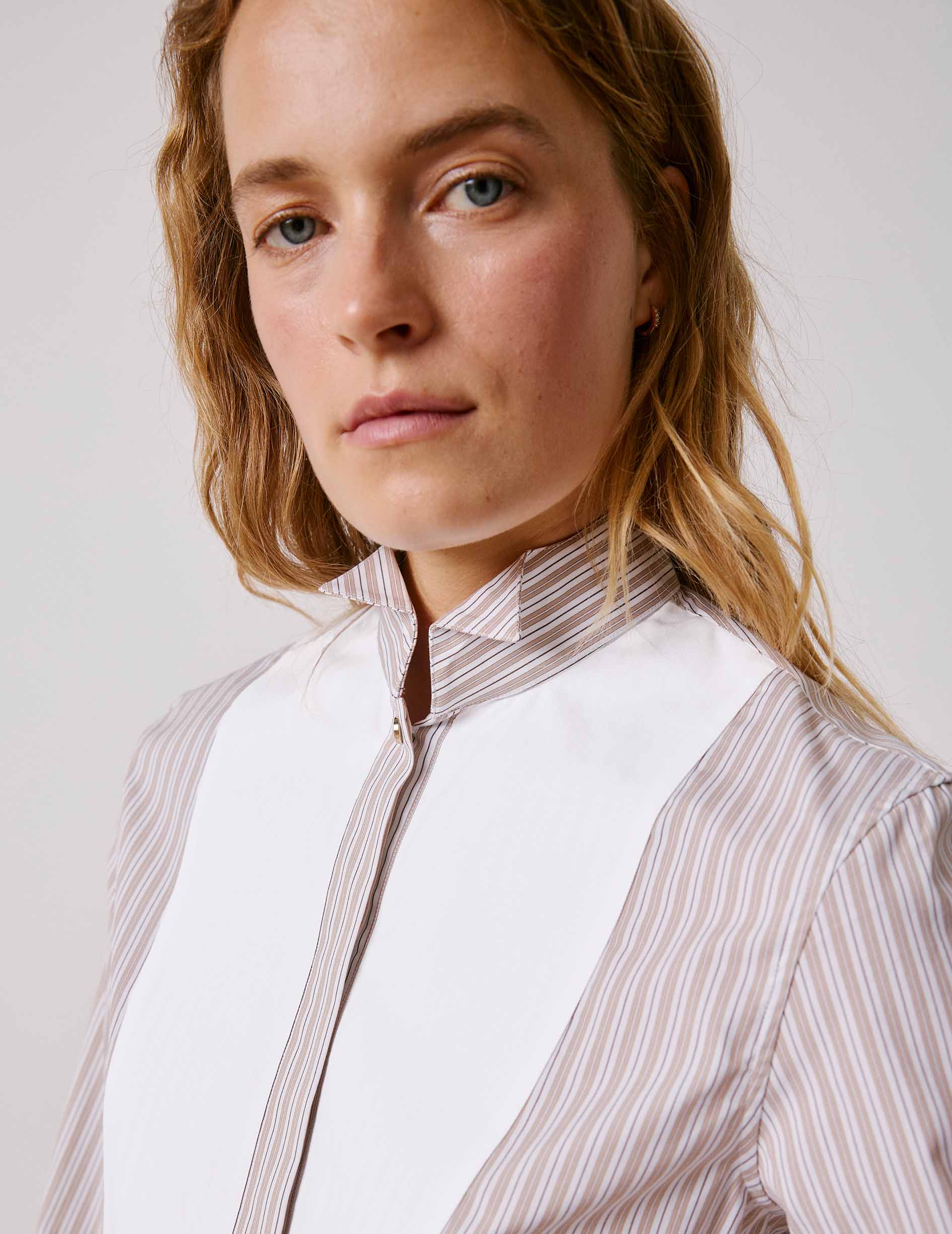 Beige striped Nadine shirt - Poplin - Broken Collar - Musketeers Cuffs