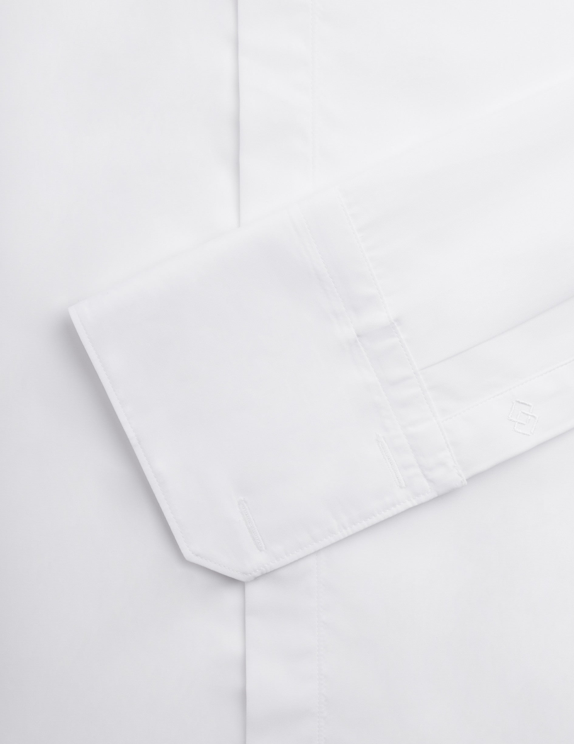 Semi-fitted white hidden buttons placket shirt - Poplin - Wing Collar - French Cuffs