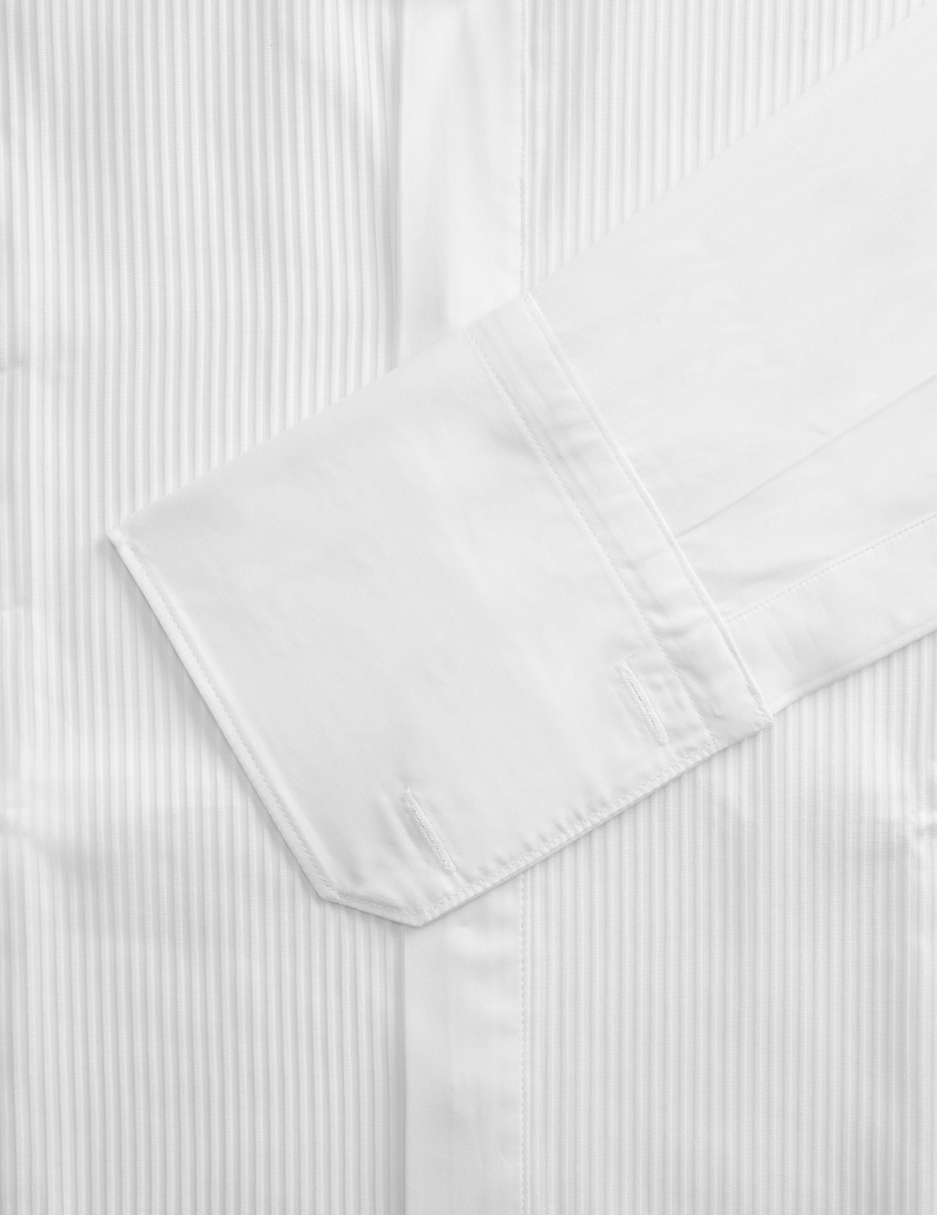 Semi-fitted white hidden buttons placket shirt - Poplin - Wing Collar - French Cuffs