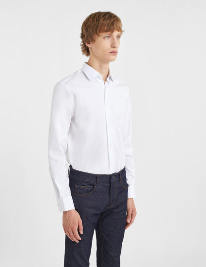 Semi-fitted white stretch shirt