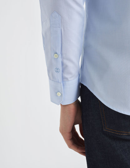Fitted blue shirt
