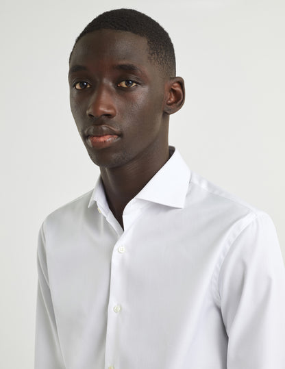 Semi-fitted white shirt