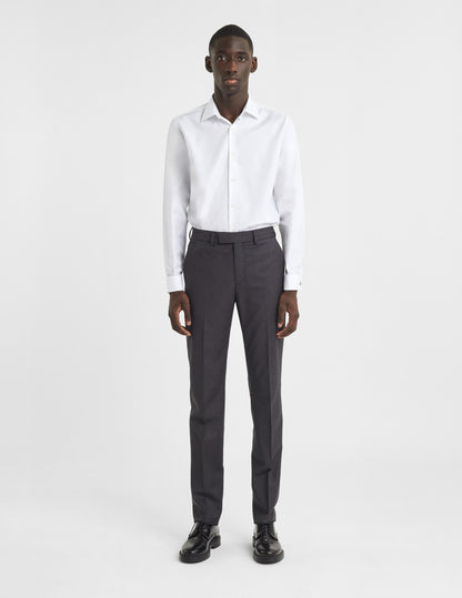 Semi-fitted white shirt