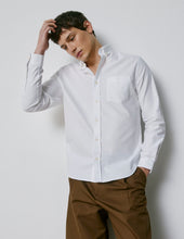Semi-fitted white shirt