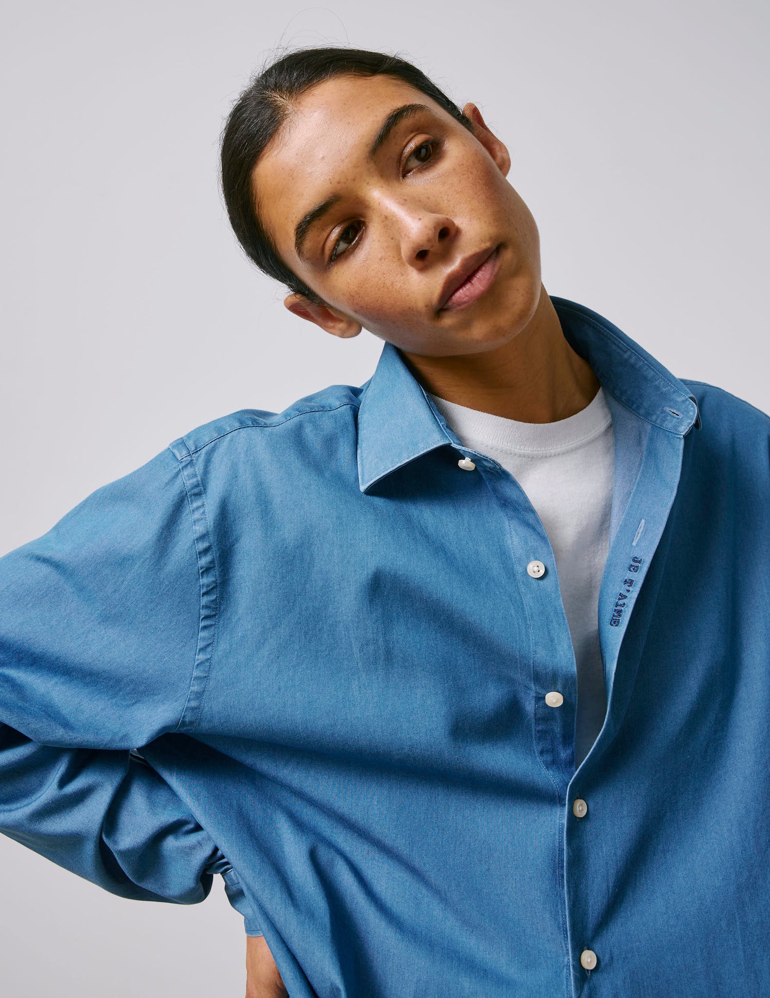 Unisex Blue denim "Je t'aime" shirt - Denim - Figaret Collar#12