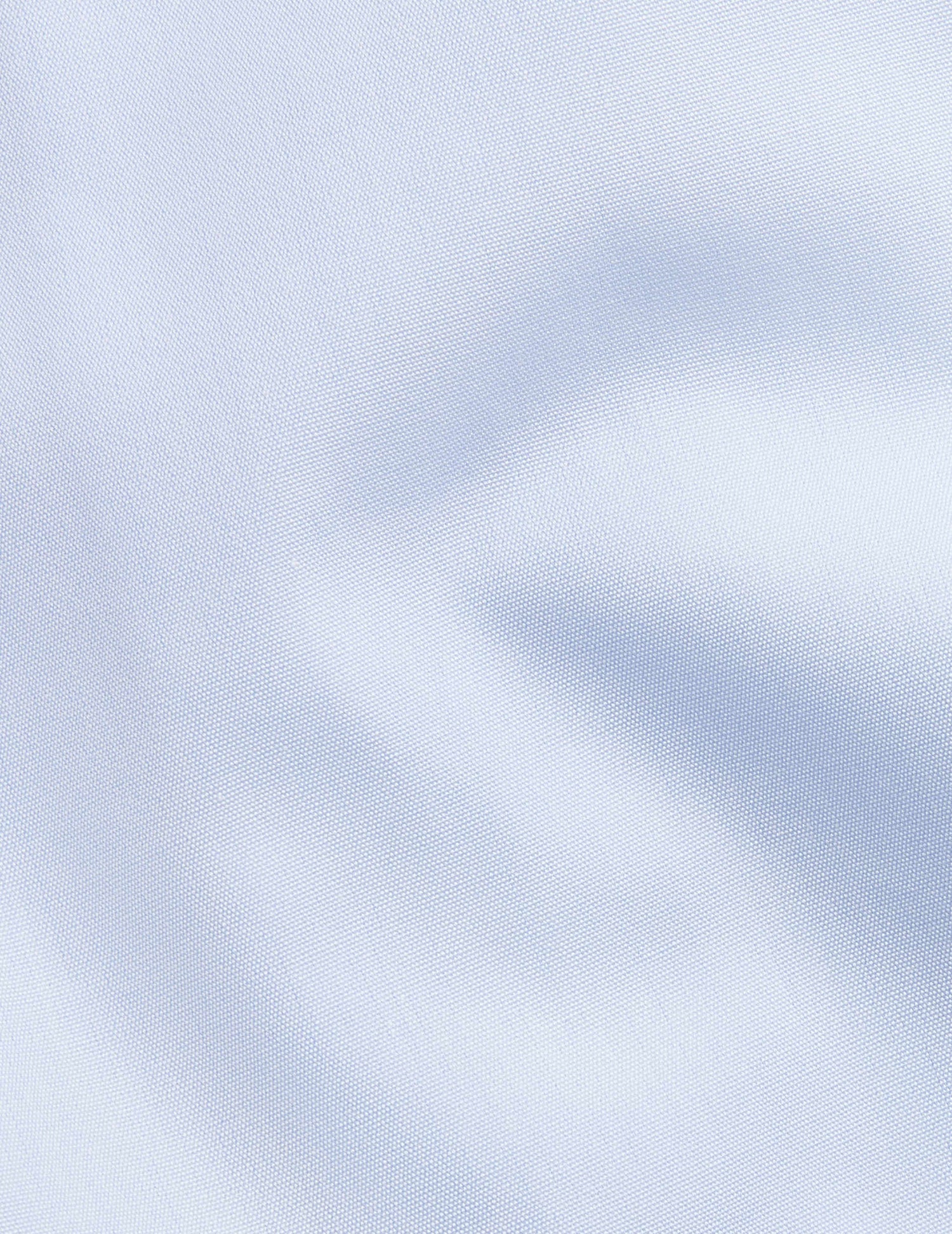 Semi-fitted blue easy-iron shirt