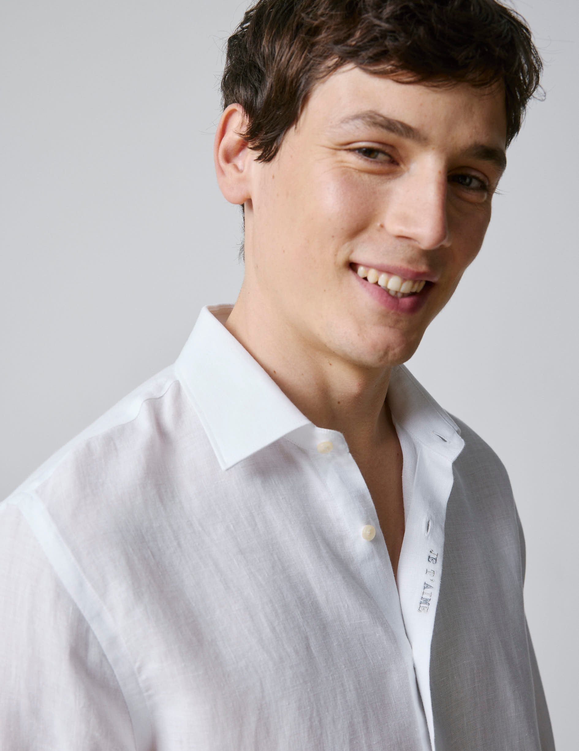 Unisex White linen "Je t'aime" shirt - Linen - Figaret Collar