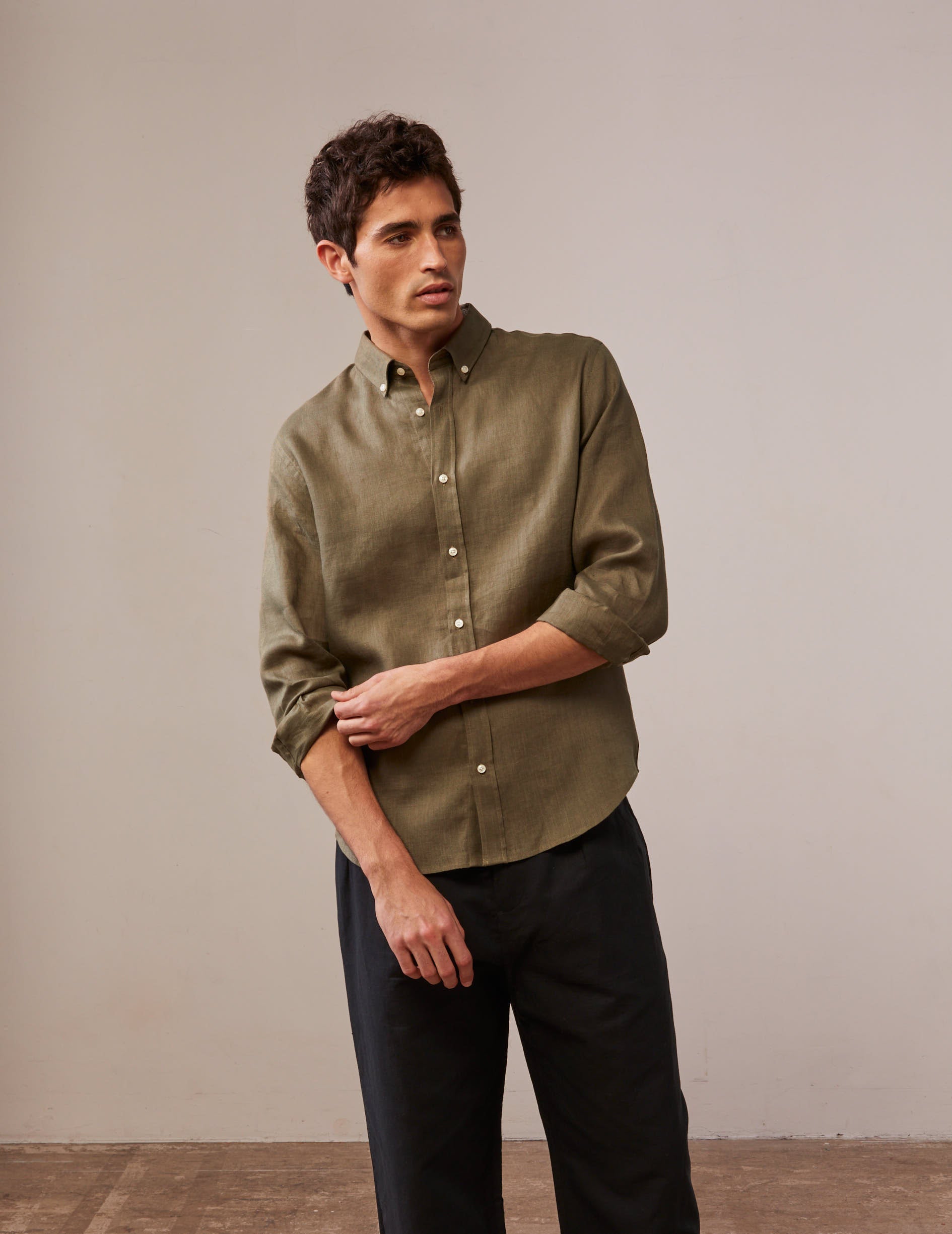 Gaspard shirt in khaki linen - Linen - American Collar