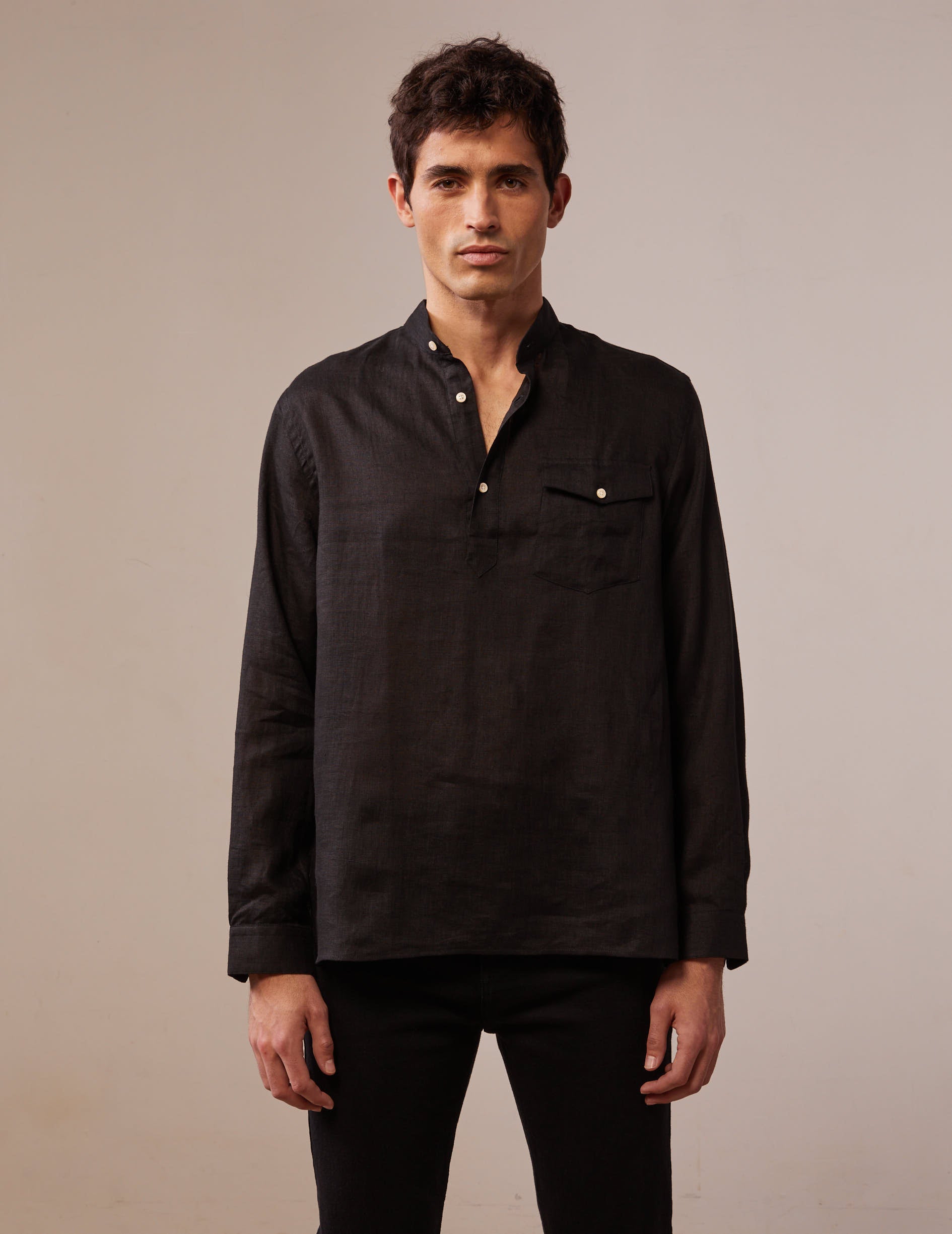 Hilario shirt in black linen - Linen - Officer Collar