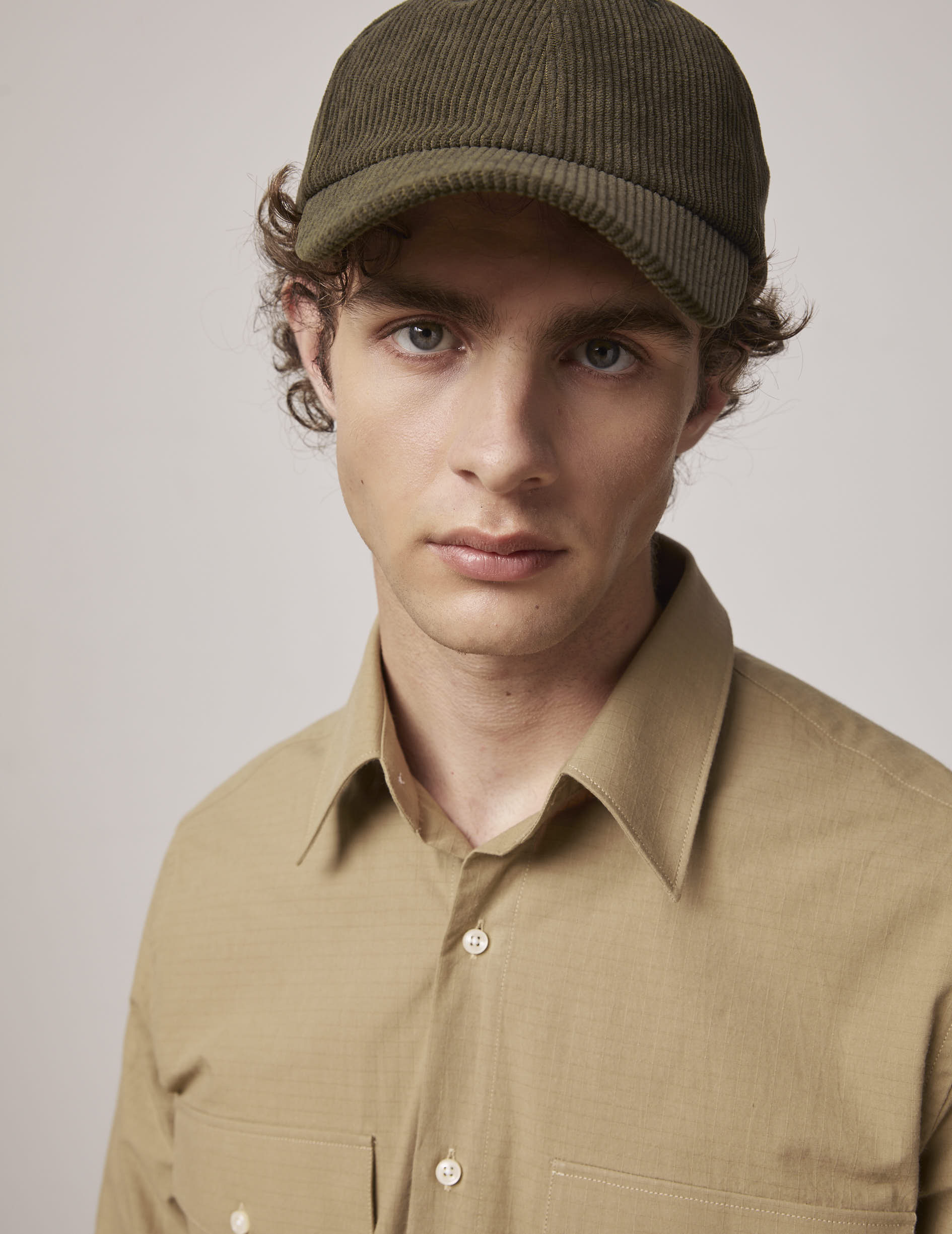 Khaki velvet cap