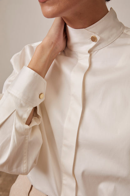 Innaée Hidden button placket ecru shirt