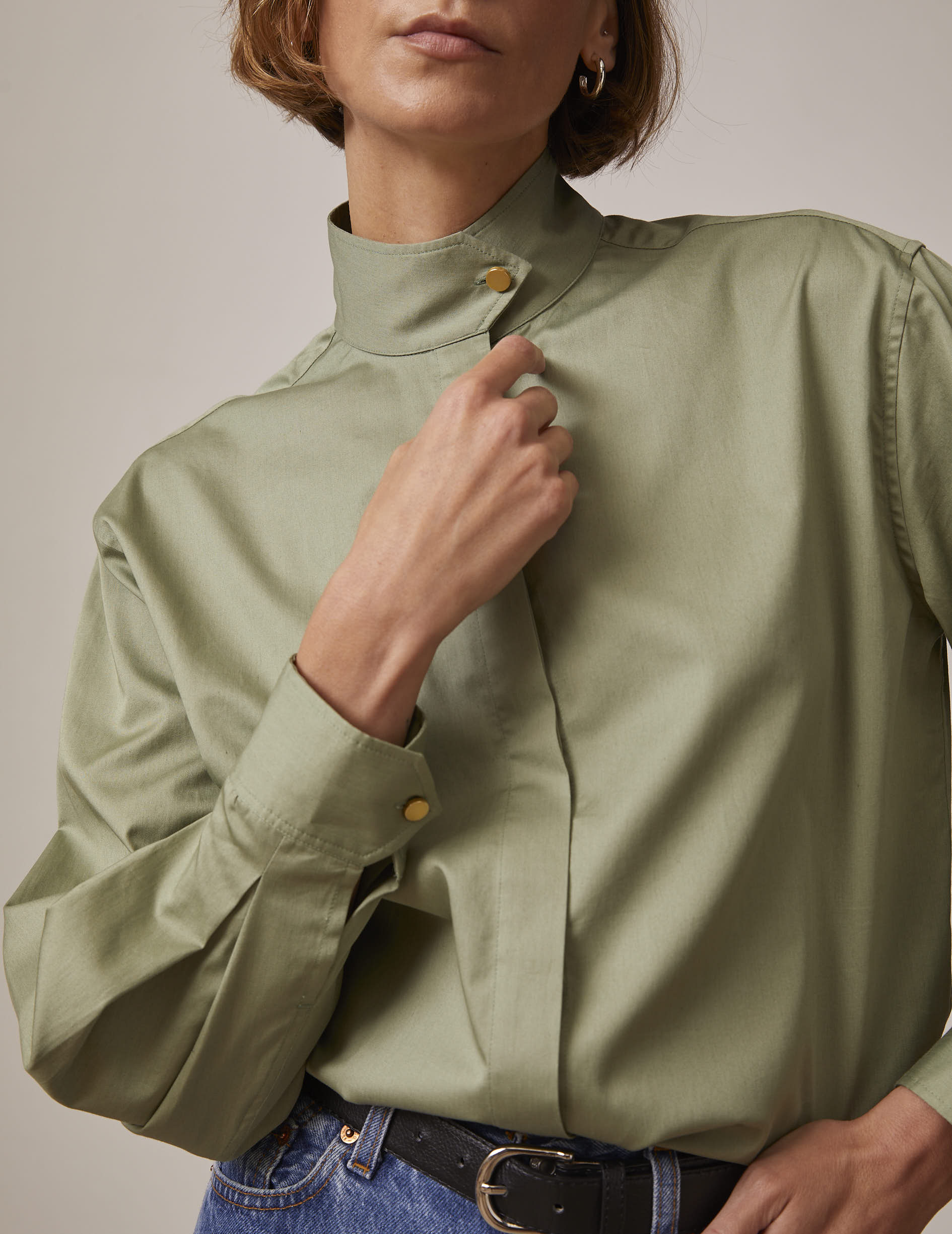 Khaki Hidden button placket Innaée shirt - Satin - Right amount tip Collar