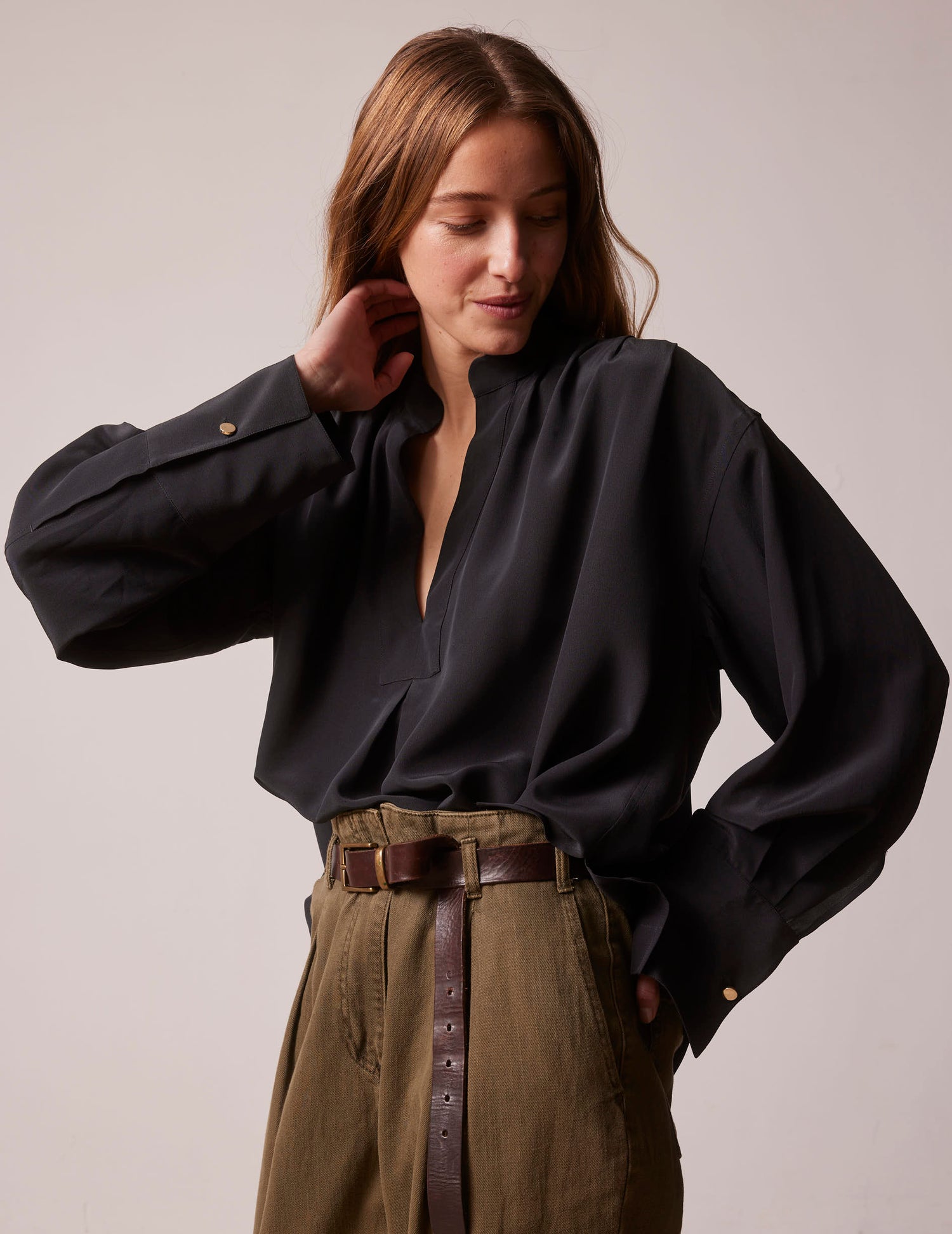 Agnes black oversized blouse - Silk - Open right Collar#2