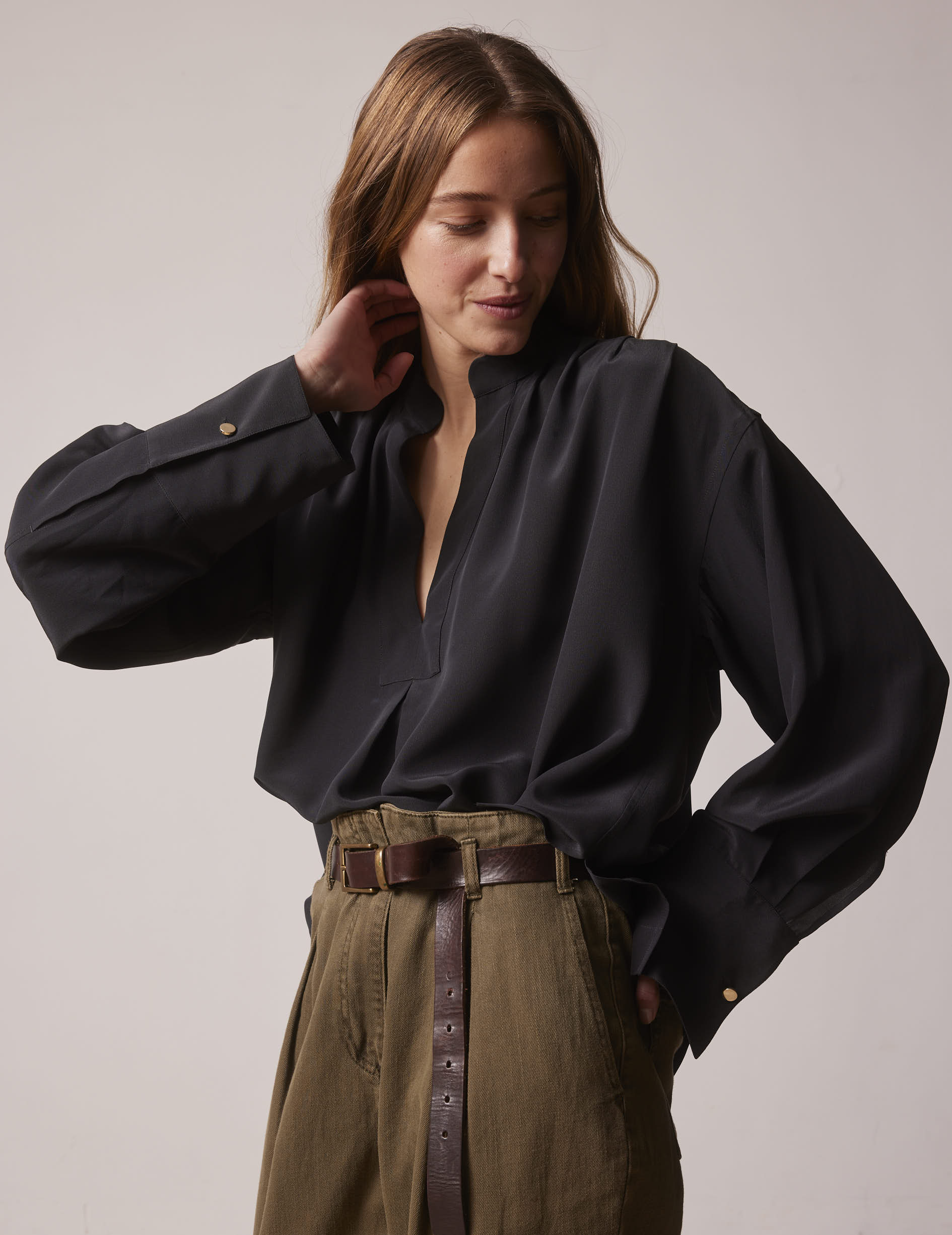 Oversized black Agnès blouse - Silk - Open right Collar