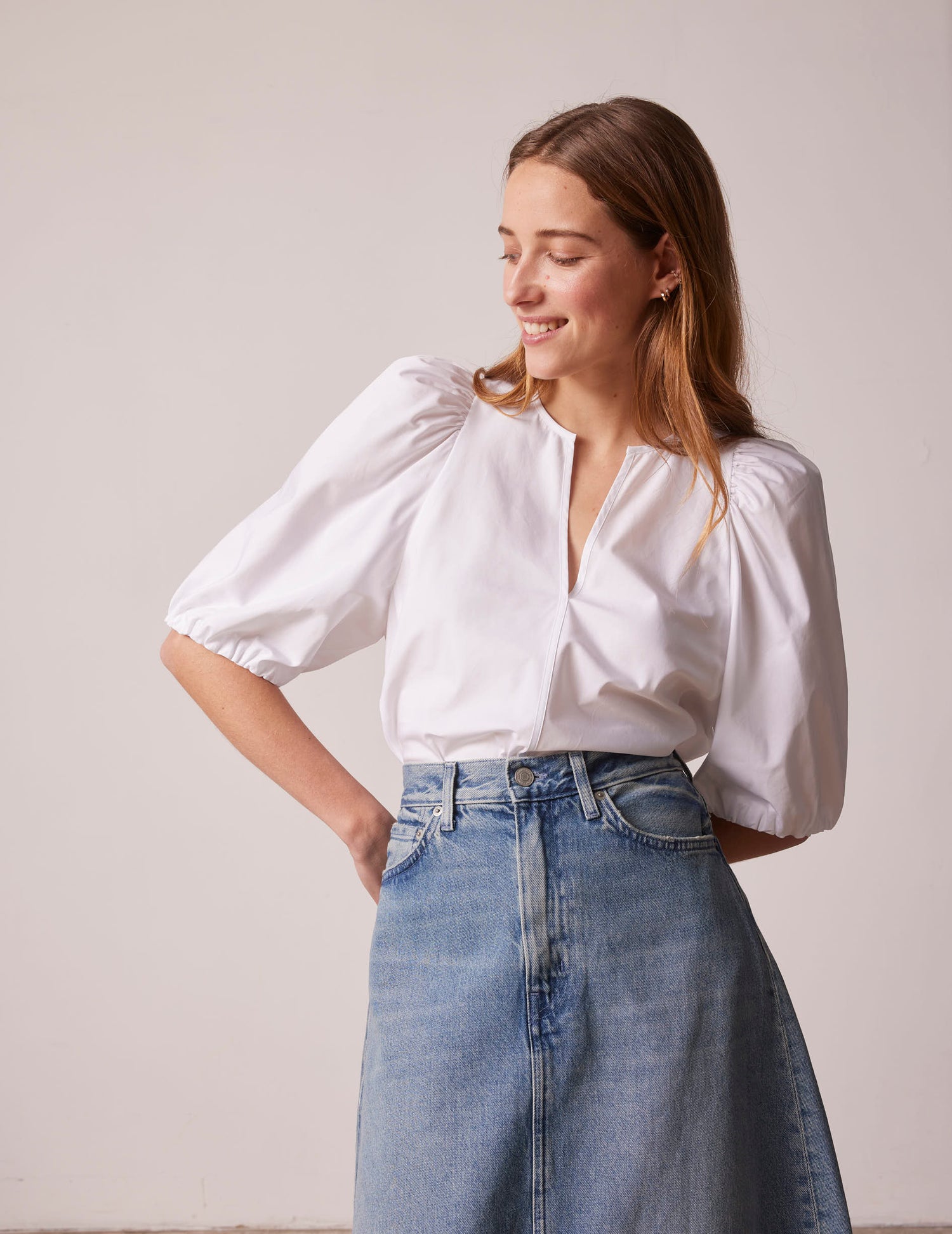 Short sleeve white Juliette blouse - Popeline - V Collar