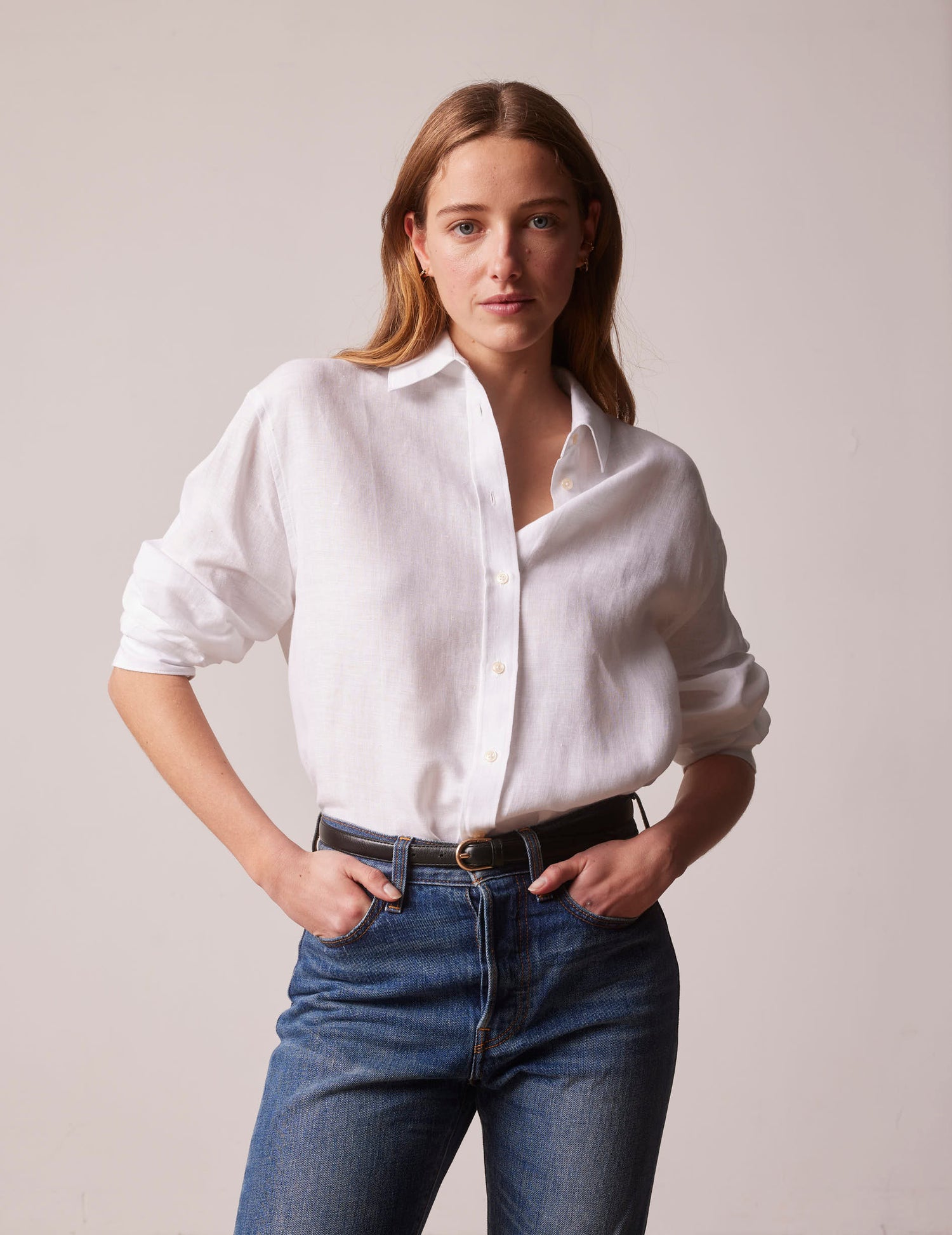 Delina oversized shirt in white linen - Linen - Shirt Collar