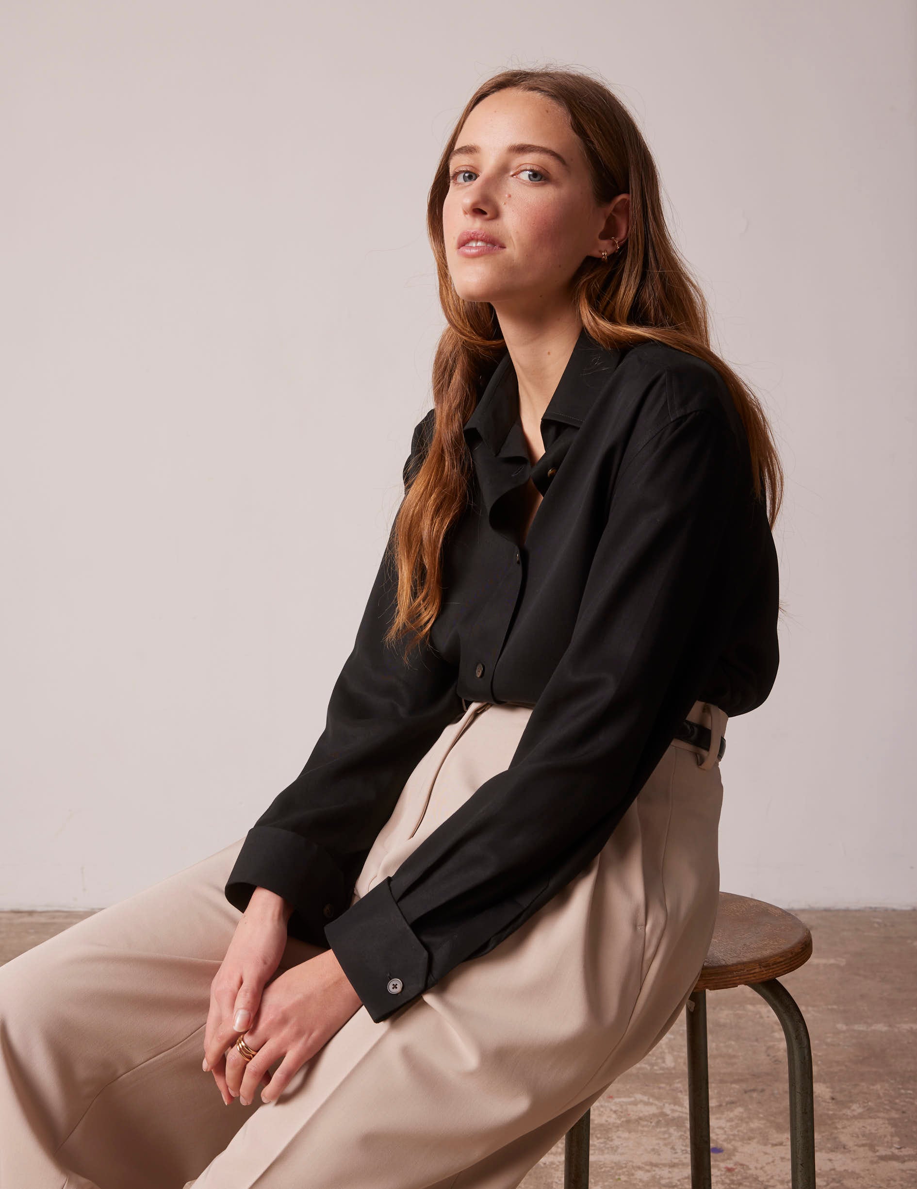 Black Hannah shirt - Lyocell - Chemise Collar - Mousquetaires Cuffs