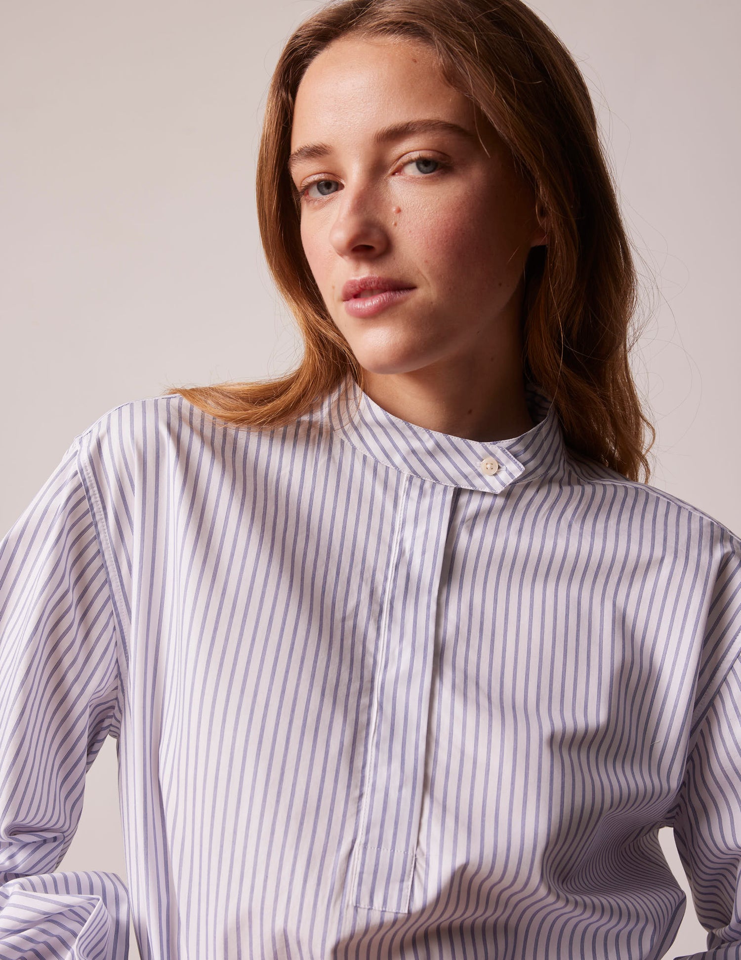 Blue striped Laure popover shirt with hidden button placket - Poplin - Officer in deported point Collar#3