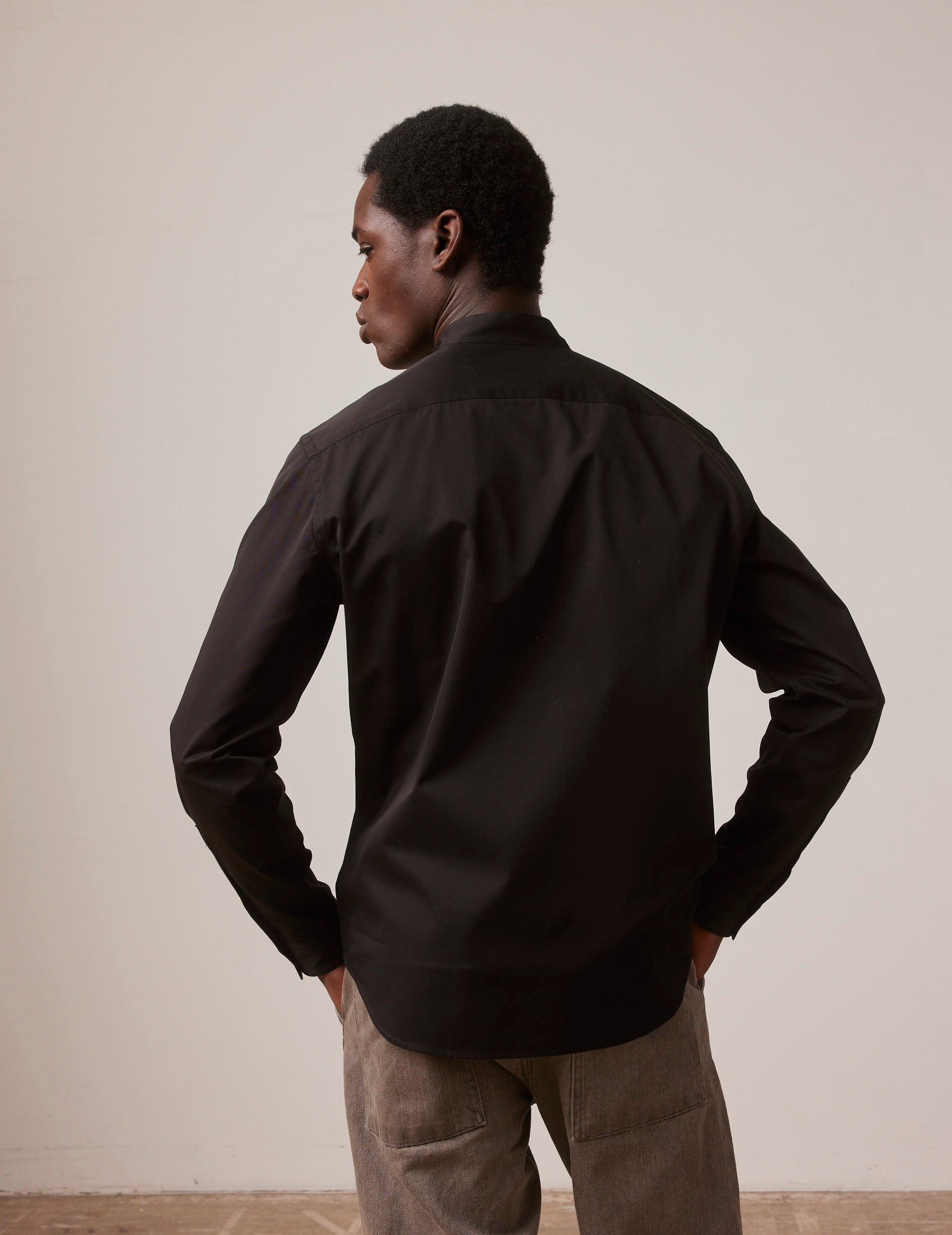 figaret carl シャツ XL manhole godard Black Carl shirt - Twill - Open straight Collar