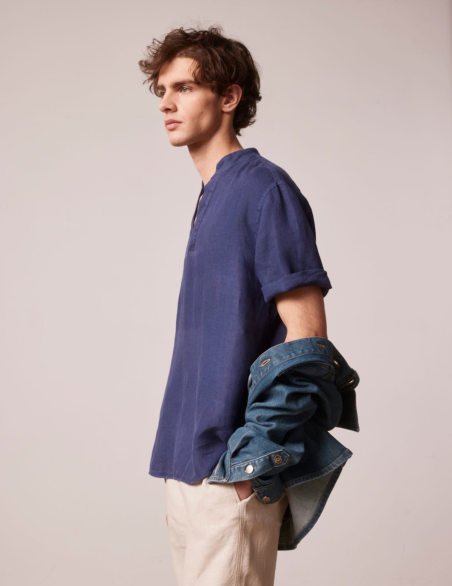 Short sleeve blue linen Léon popover shirt
 - Linen - Tunisian Collar