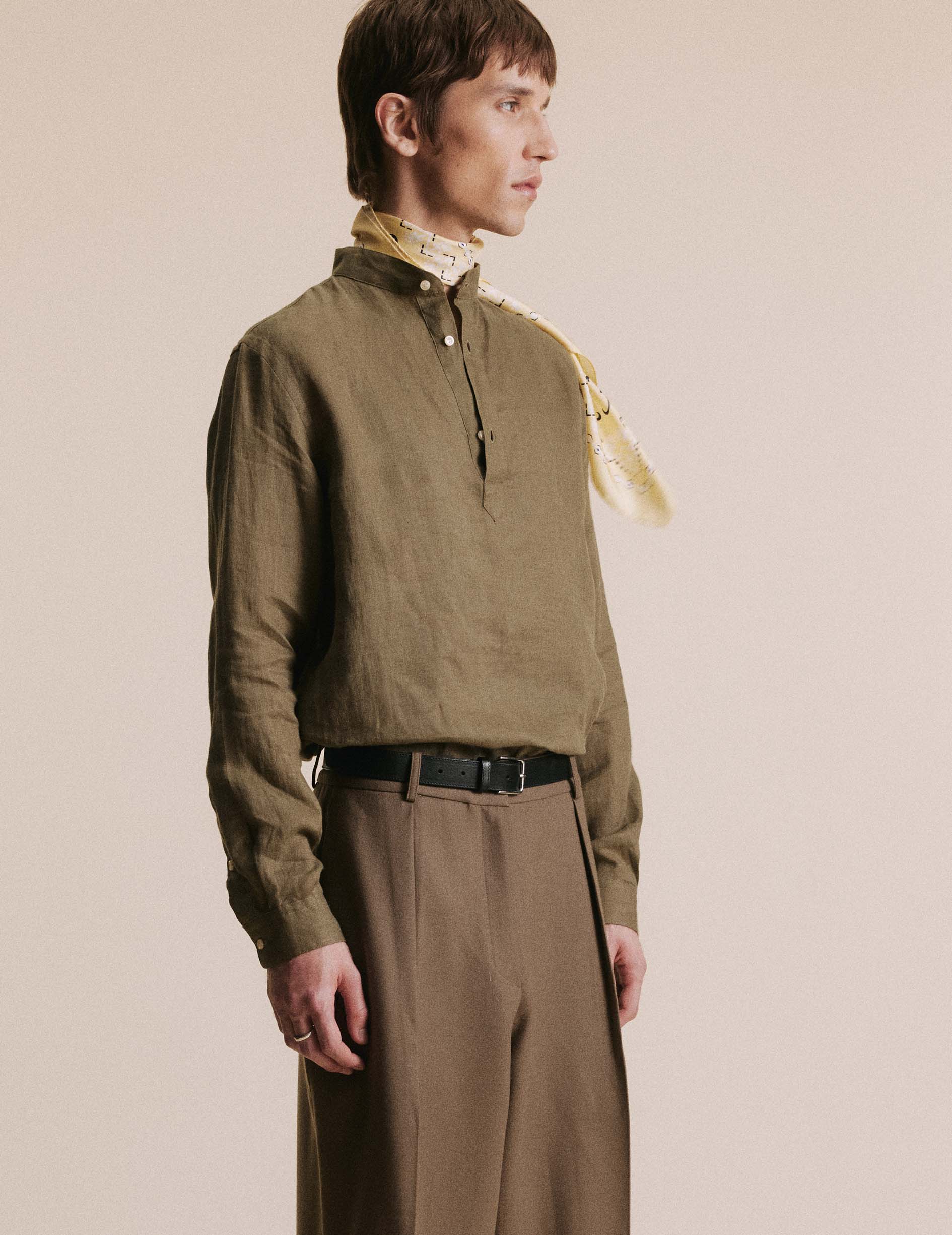 Logan popover shirt in khaki linen - Linen - Officer Collar