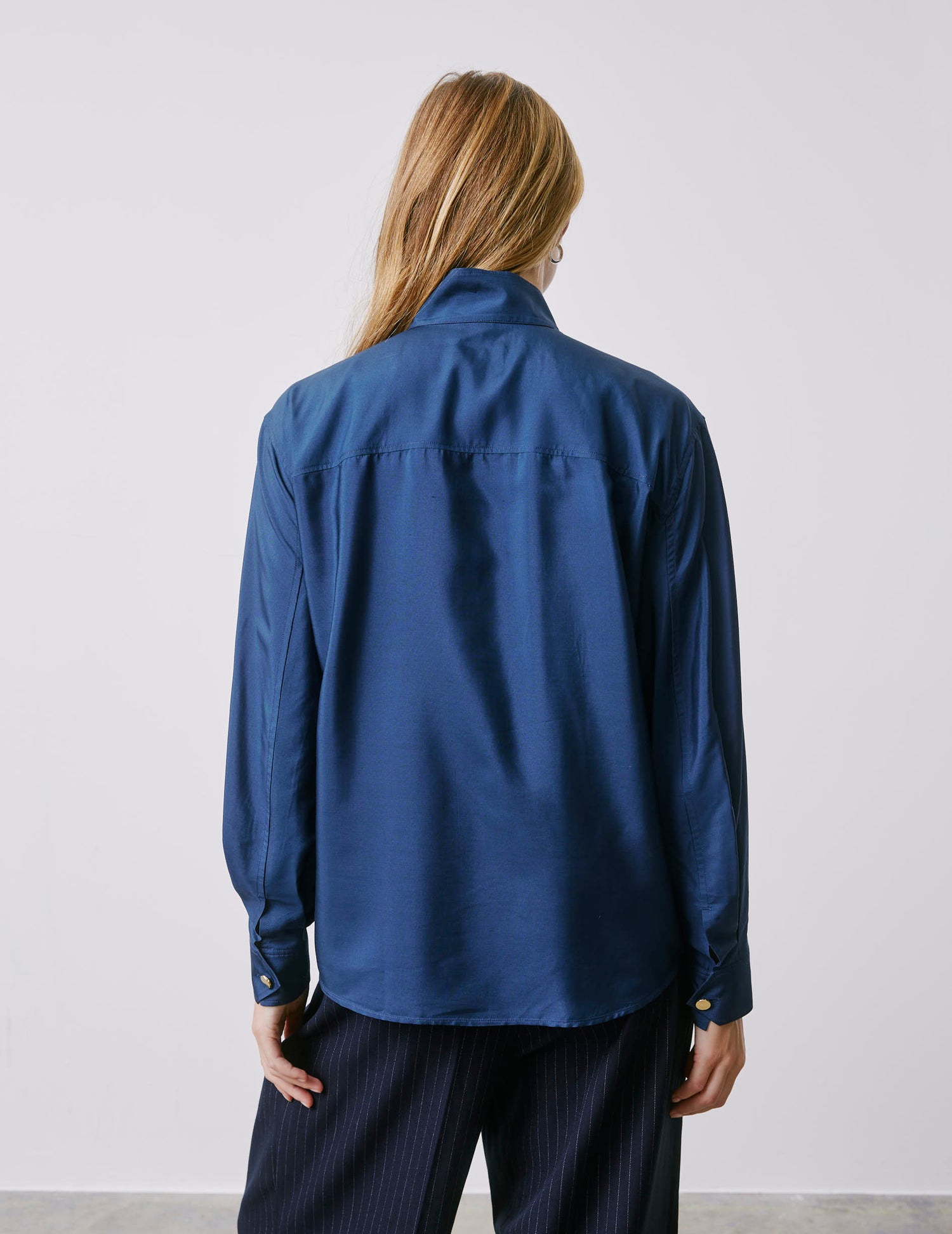 Innaée navy hidden button placket shirt - Soie - Right amount tip Collar#2