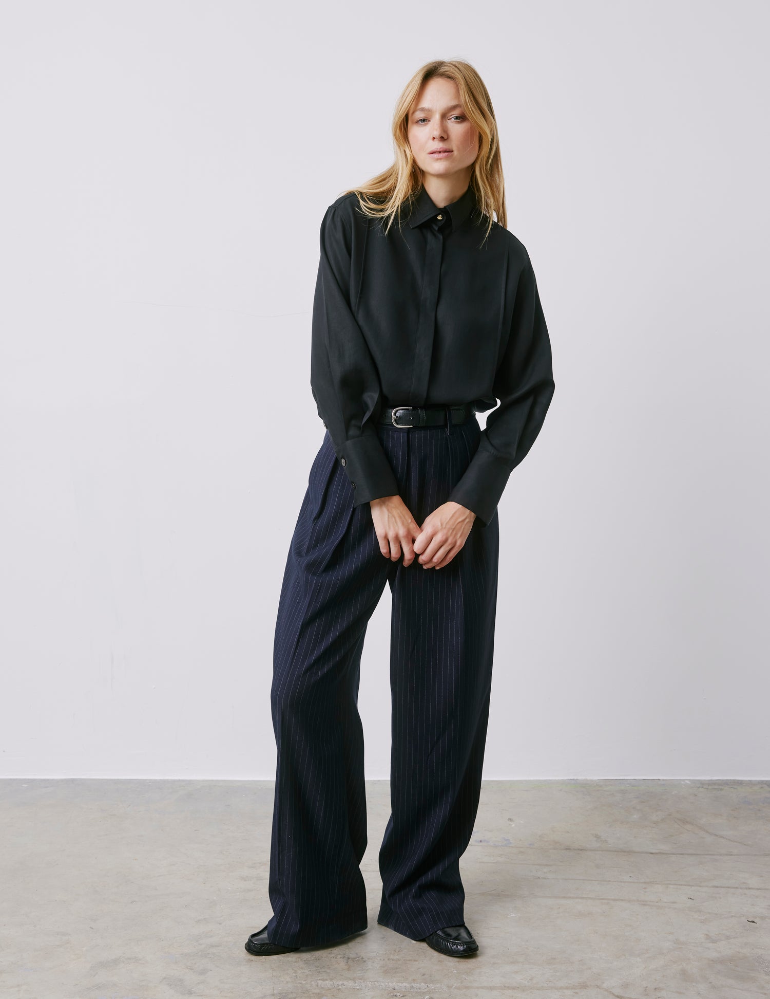 Manon black hidden button placket shirt - Lyocell - Shirt Collar#3