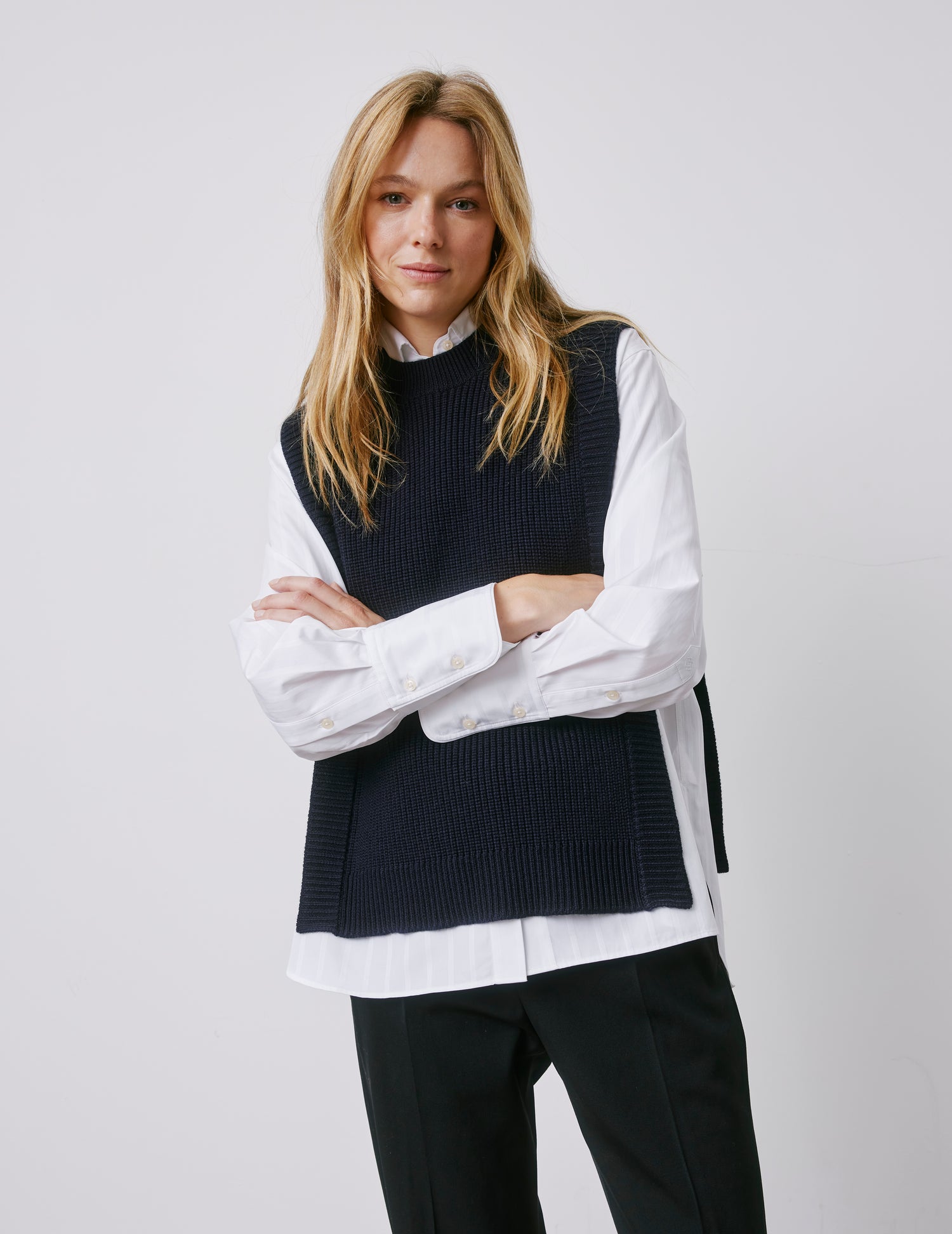 Ilonna navy wool sleeveless sweater
